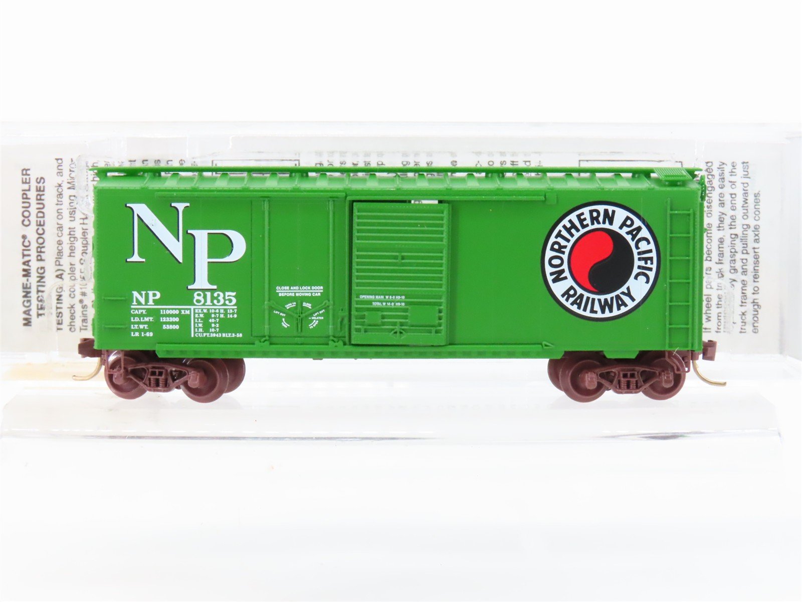 N Scale Micro-Trains MTL 22090 NP Northern Pacific Railway 40' Box Car #8135