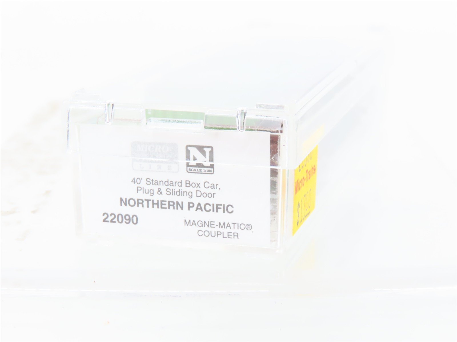 N Scale Micro-Trains MTL 22090 NP Northern Pacific Railway 40' Box Car #8135