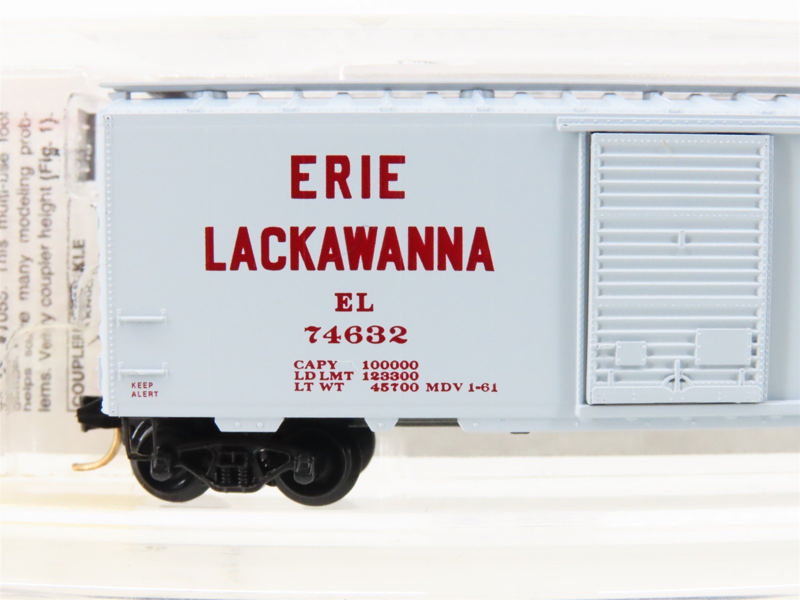 N Scale Micro-Trains MTL 20360 EL Erie Lackawanna 40' Single Door Box Car #74632