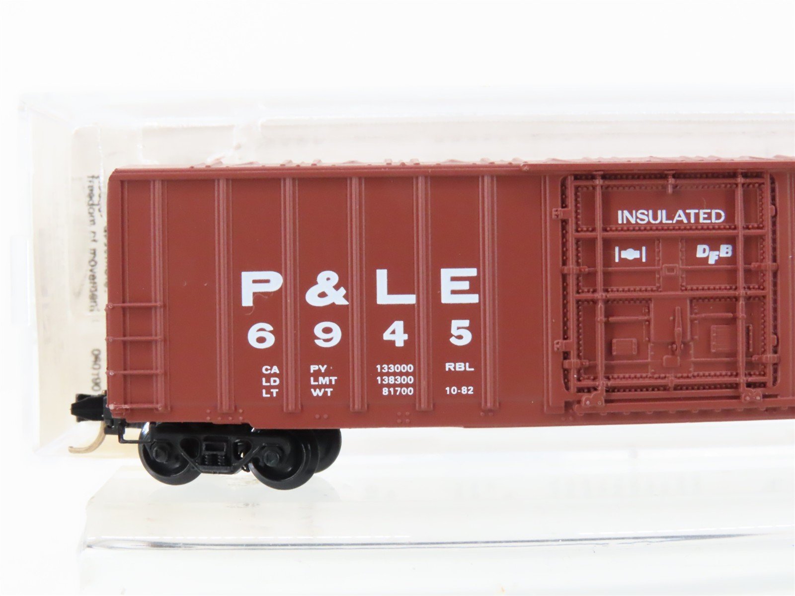 N Micro-Trains MTL 27050 P&LE Pittsburgh & Lake Erie 50' Plug Door Box Car #6945