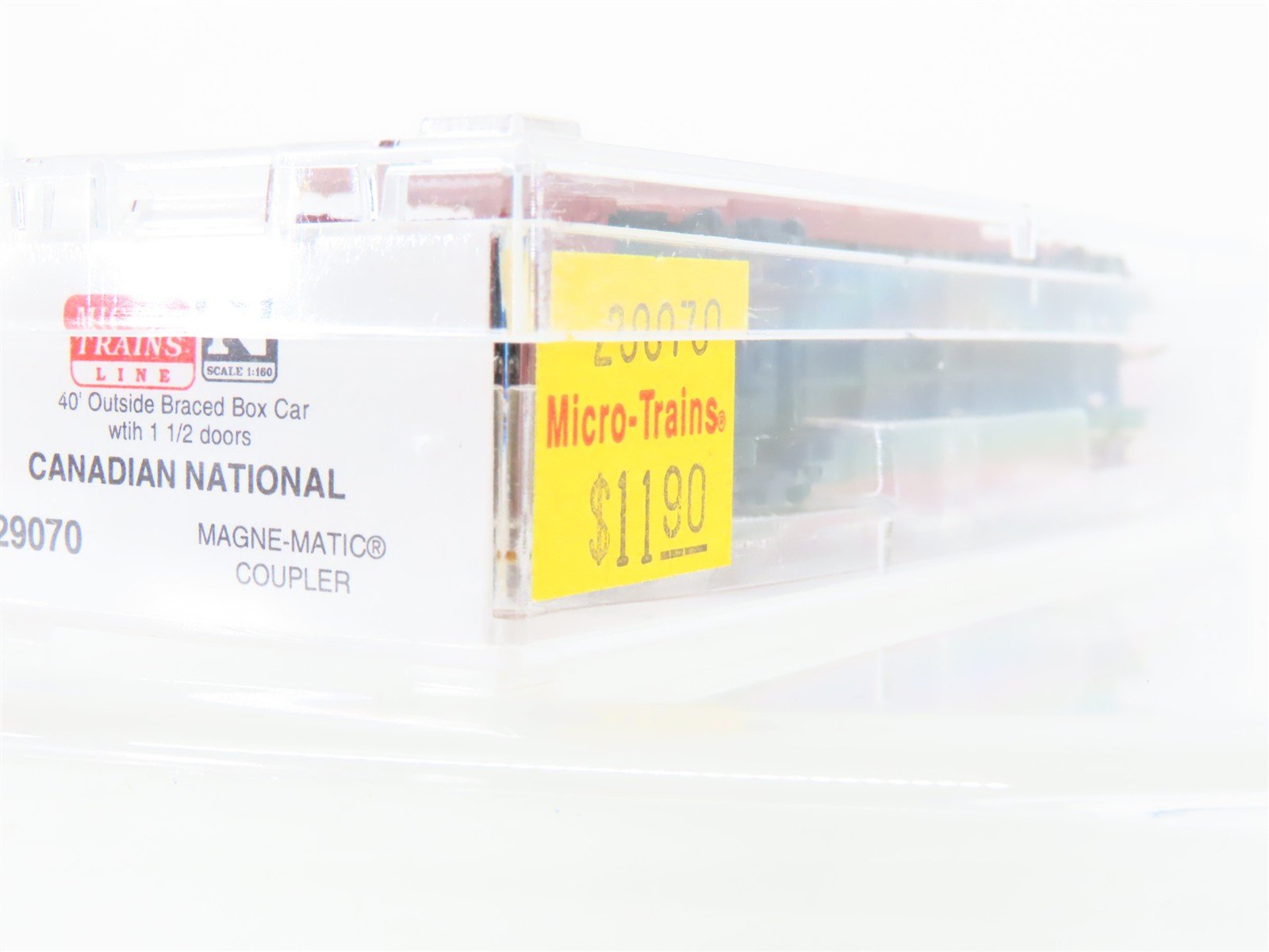 N Micro-Trains MTL 29070 CN Canadian National 40' Automobile Box Car #582596