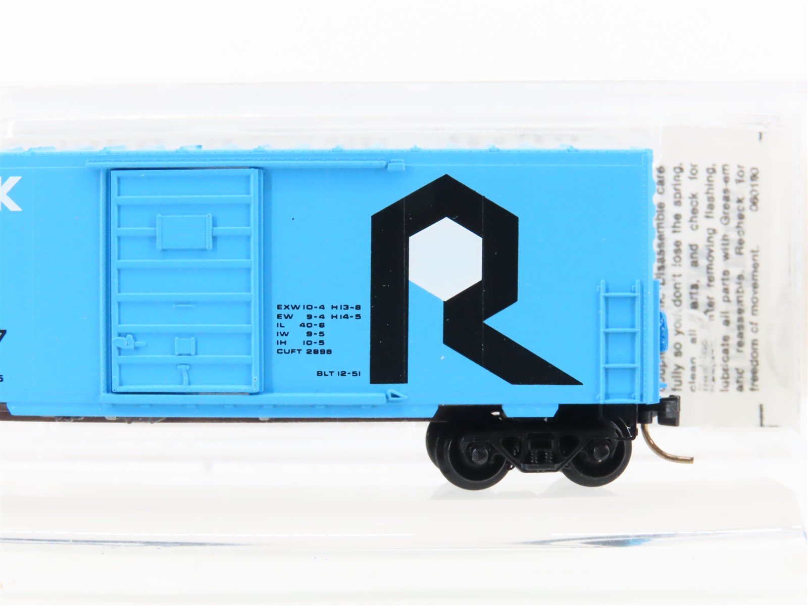N Scale Micro-Trains MTL 24010 ROCK The Rock 40' Single Door Box Car #57717