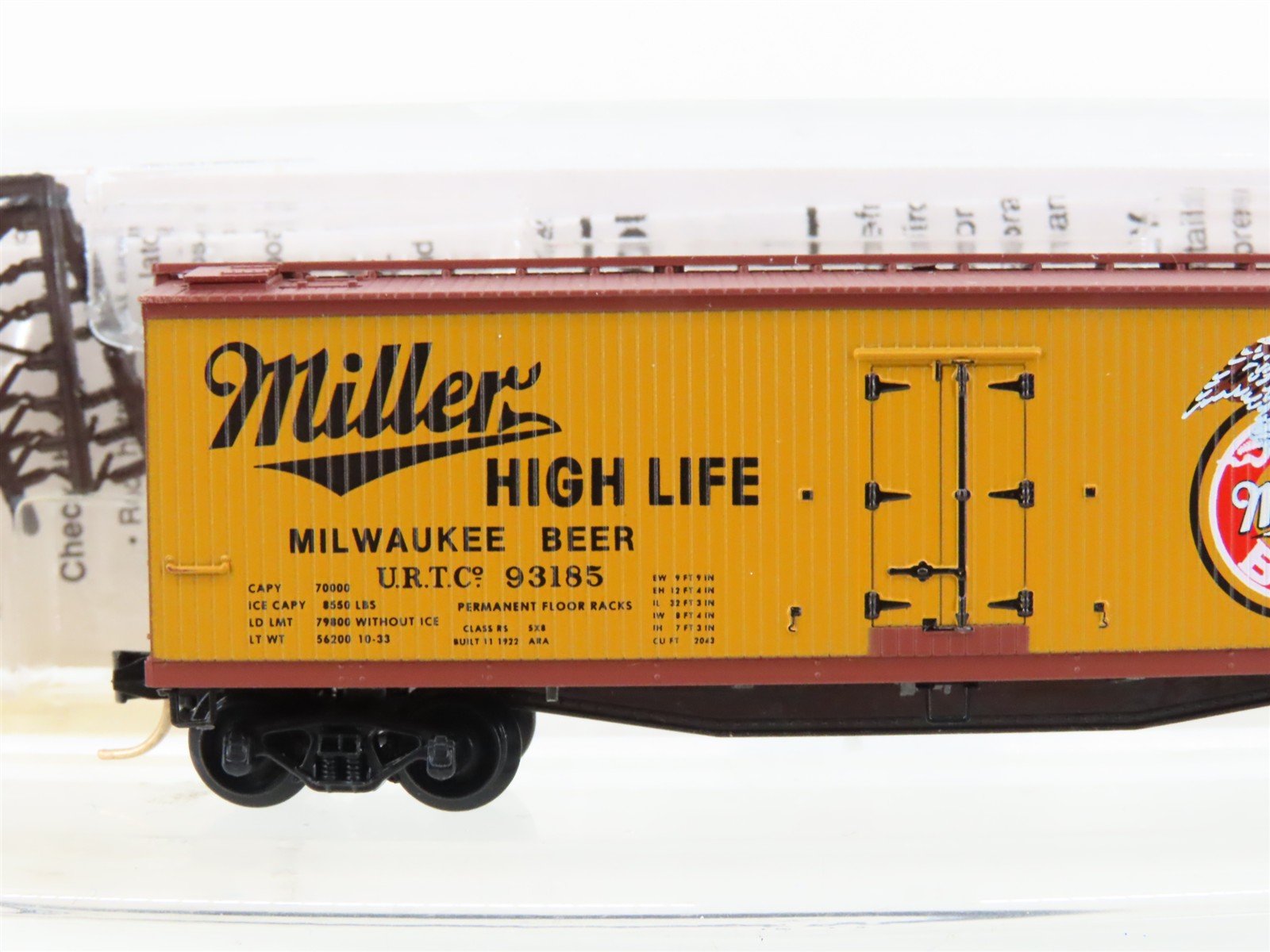 N Scale Micro-Trains MTL 49410 URTX Miller High Life Beer 40' Wood Reefer #93185