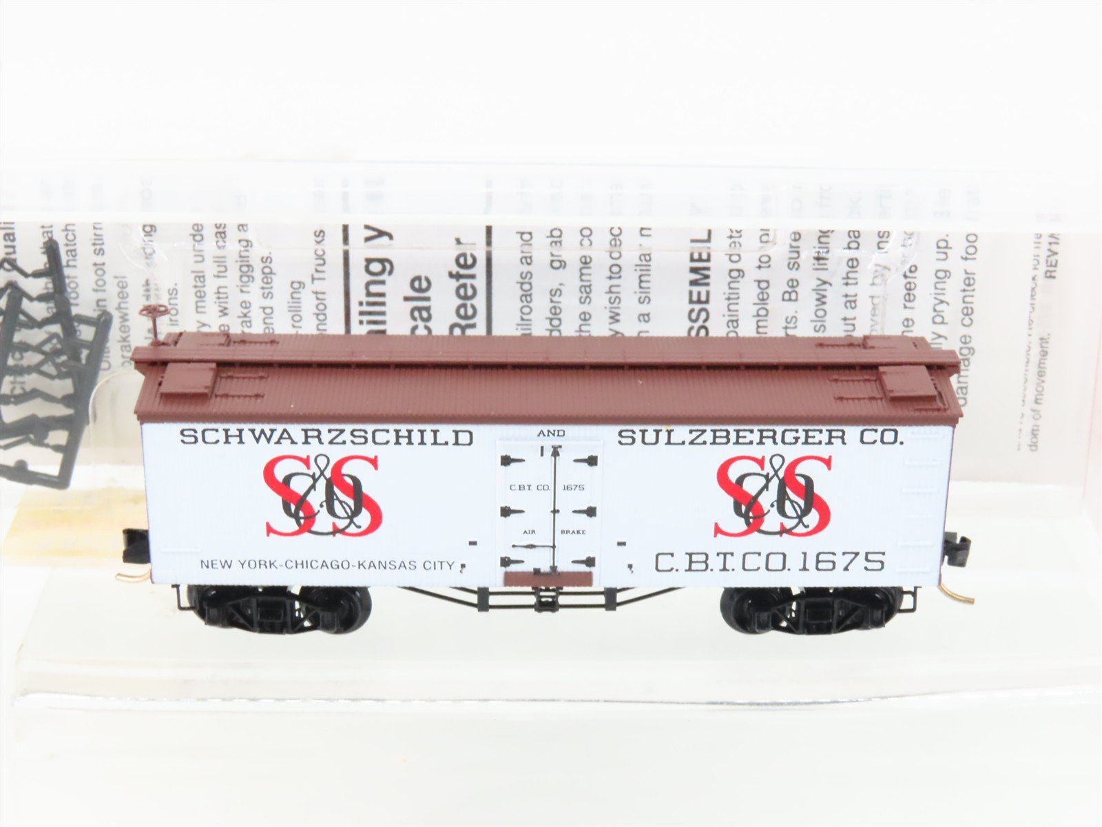 N Scale Micro-Trains MTL 58020 CBTCO Schwarzchild & Sulzberger 36' Reefer #1675