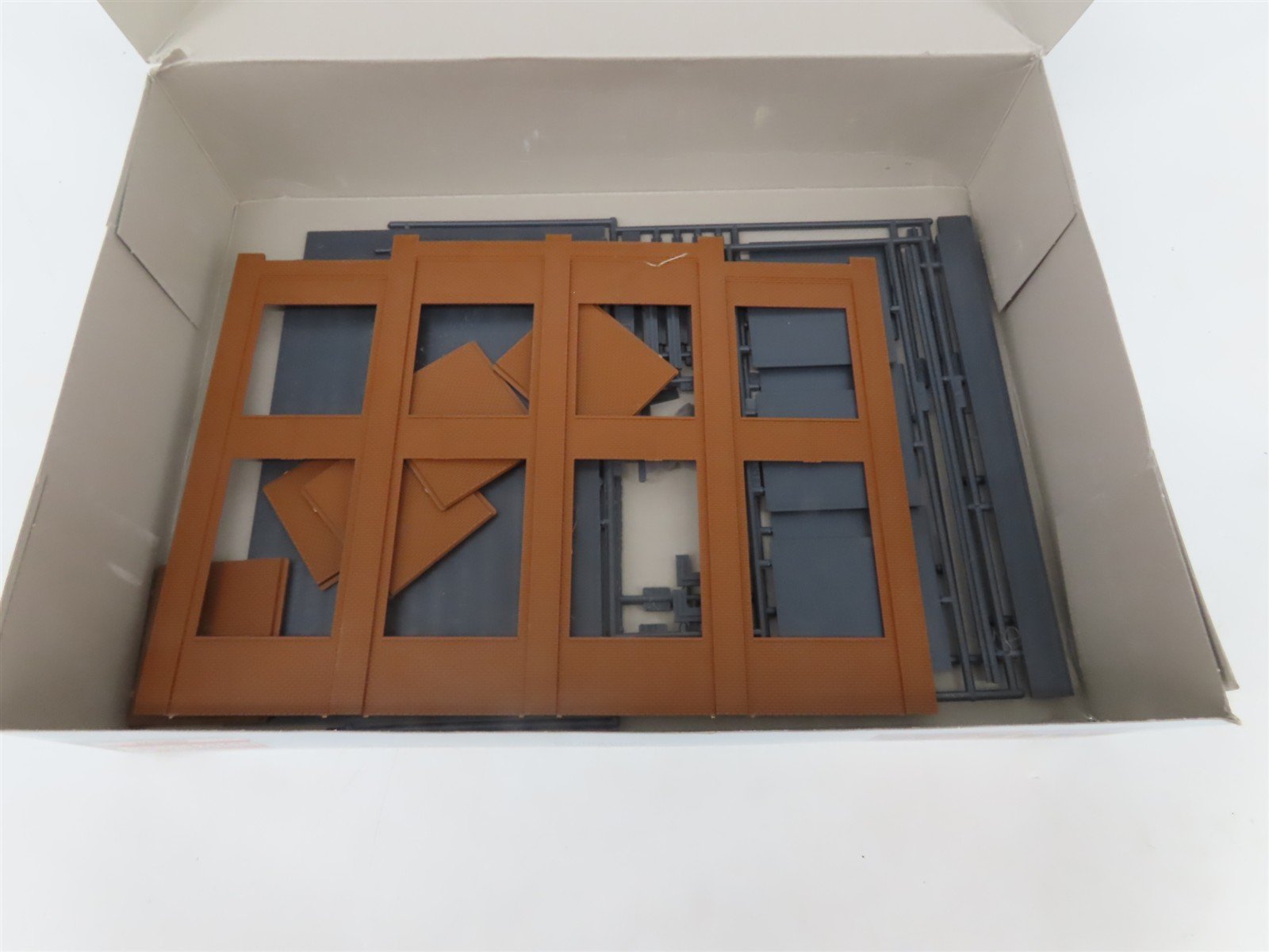 HO 1/87 Scale Walthers Cornerstone Kit #933-3039 Backshop Building