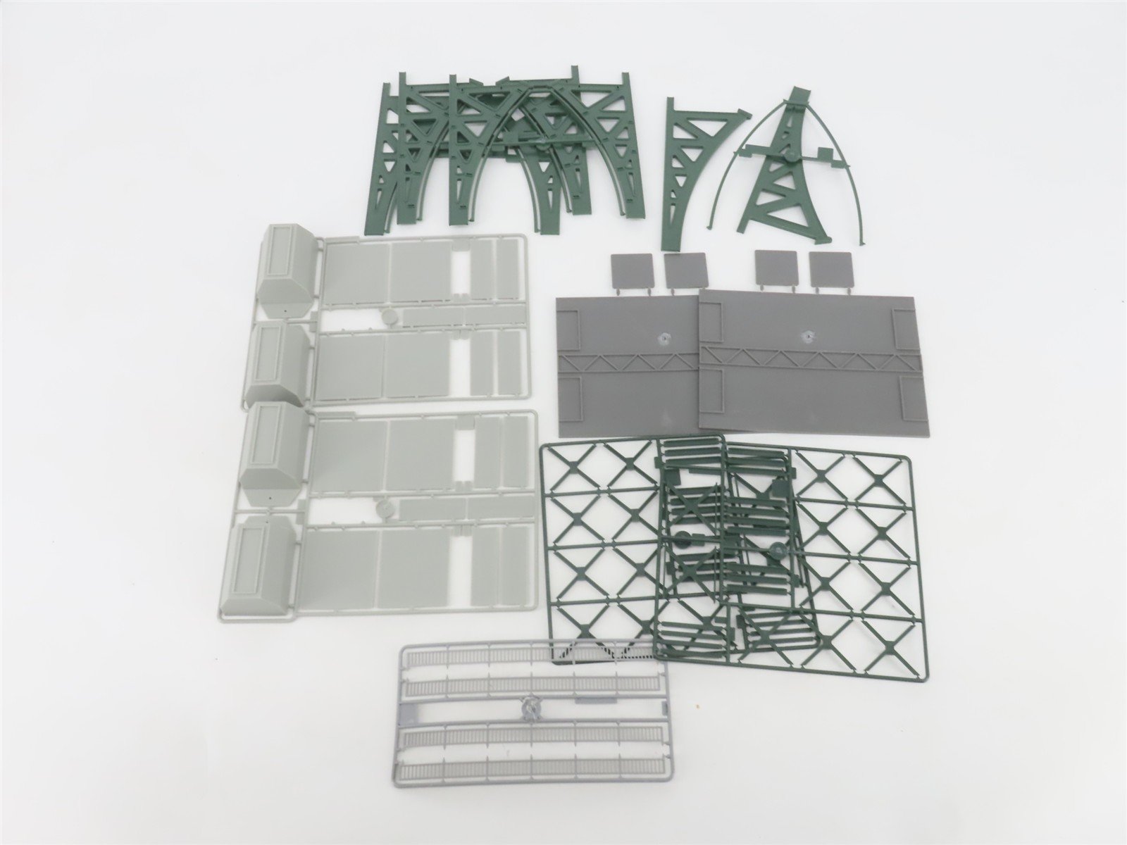 HO 1/87 Scale Faller Kit B-532 Road Bridge