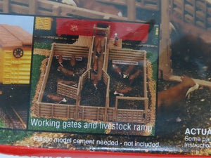 HO 1/87 Scale Life-Like Kit 1378 Modular Stock Pen w/ Cattle