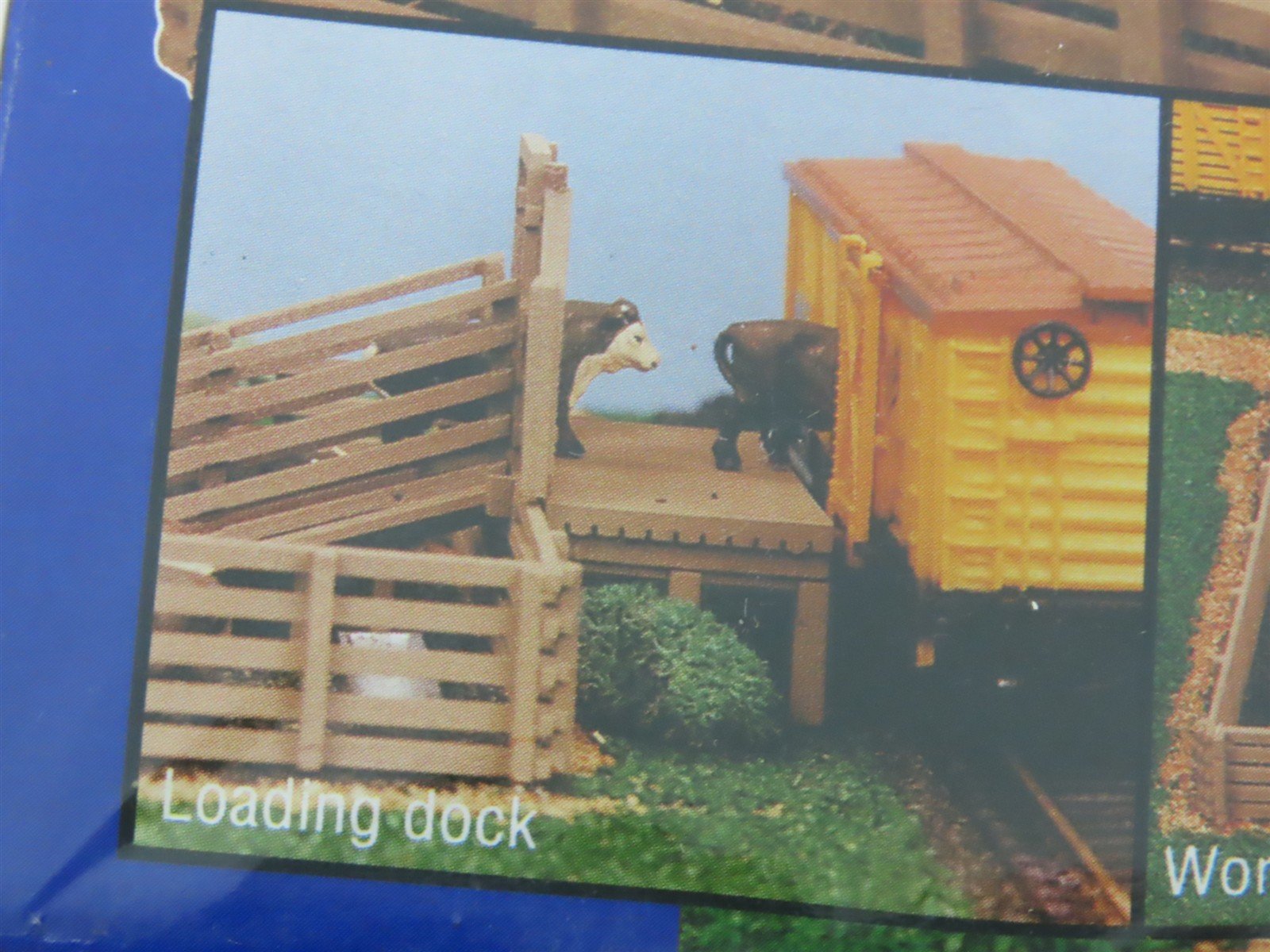 HO 1/87 Scale Life-Like Kit 1378 Modular Stock Pen w/ Cattle