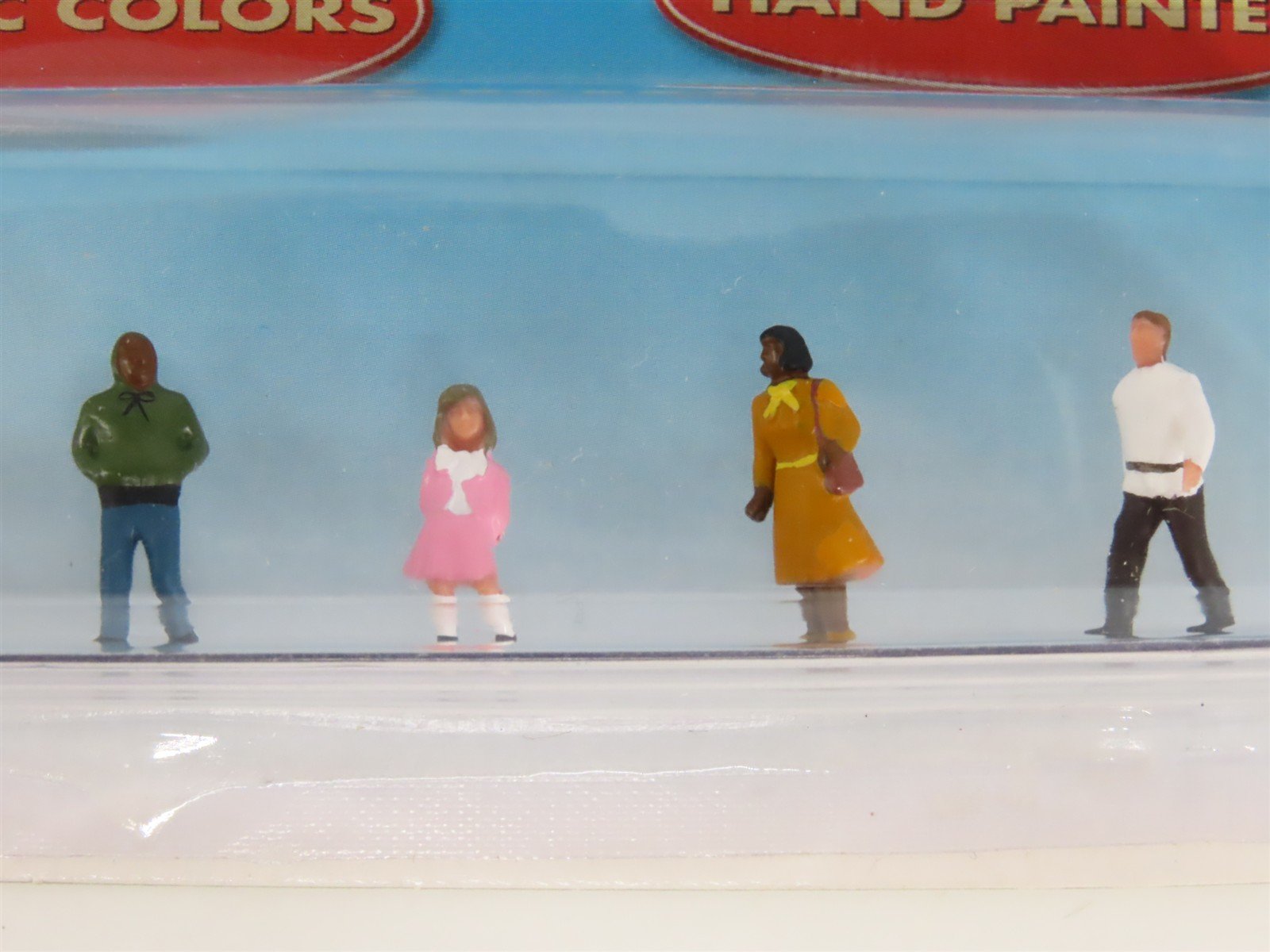 HO 1/87 Scale Life-Like SceneMaster 1609 People Walking Figures 7-Pack