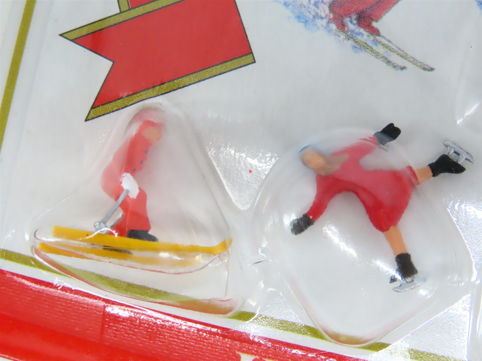 HO 1/87 Scale Model Power 5712 Winter Scenes Ice Skating & Skiing Figures 6-Pack
