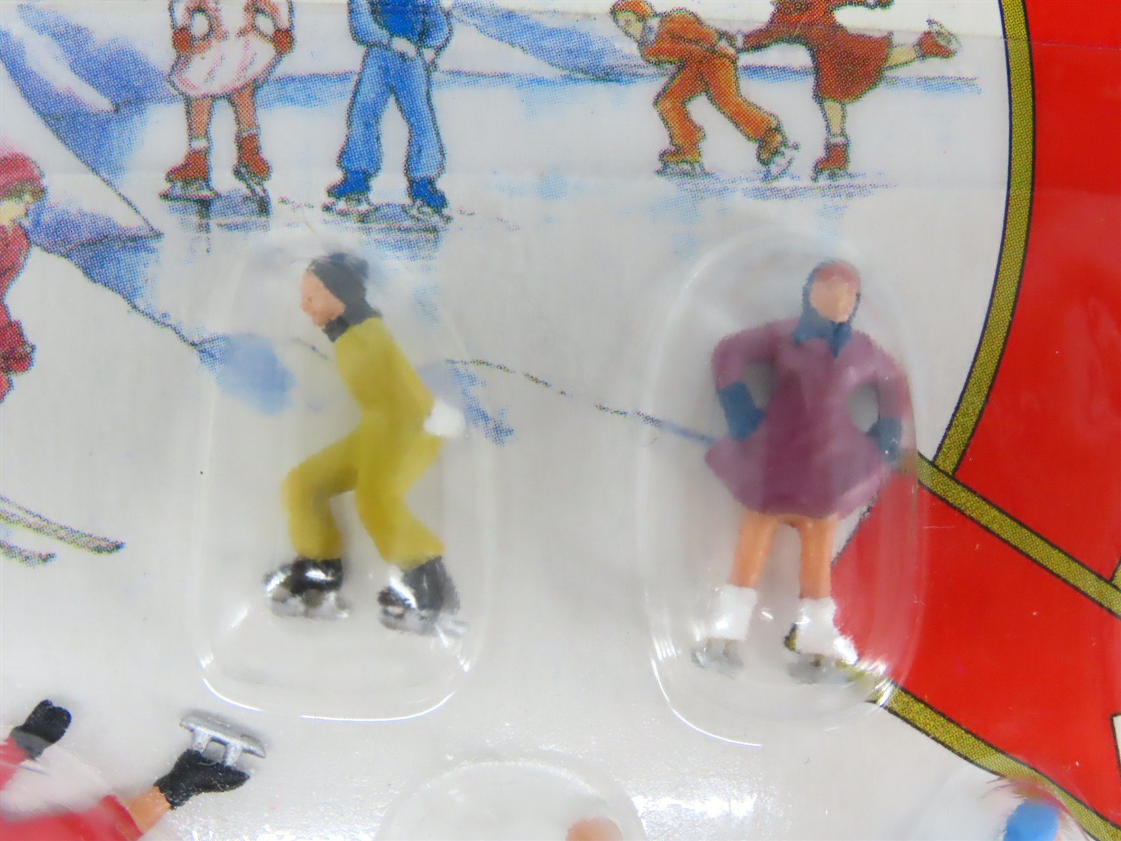 HO 1/87 Scale Model Power 5712 Winter Scenes Ice Skating & Skiing Figures 6-Pack
