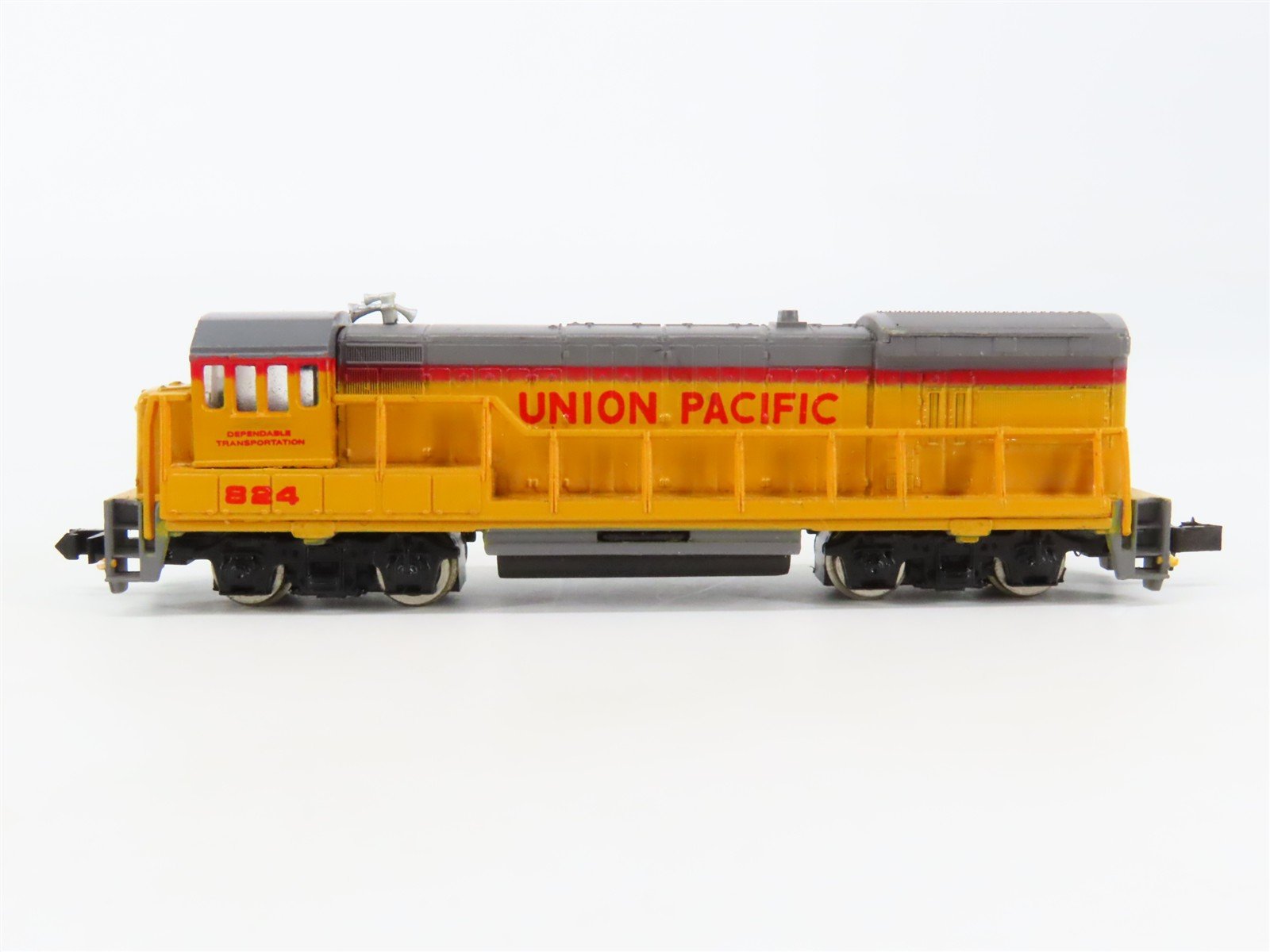 N Scale Bachmann UP Union Pacific GE U36B Diesel Locomotive #824