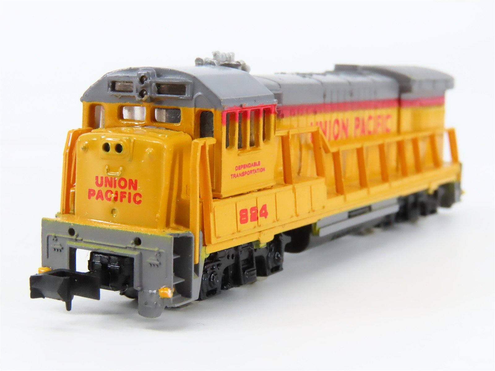N Scale Bachmann UP Union Pacific GE U36B Diesel Locomotive #824