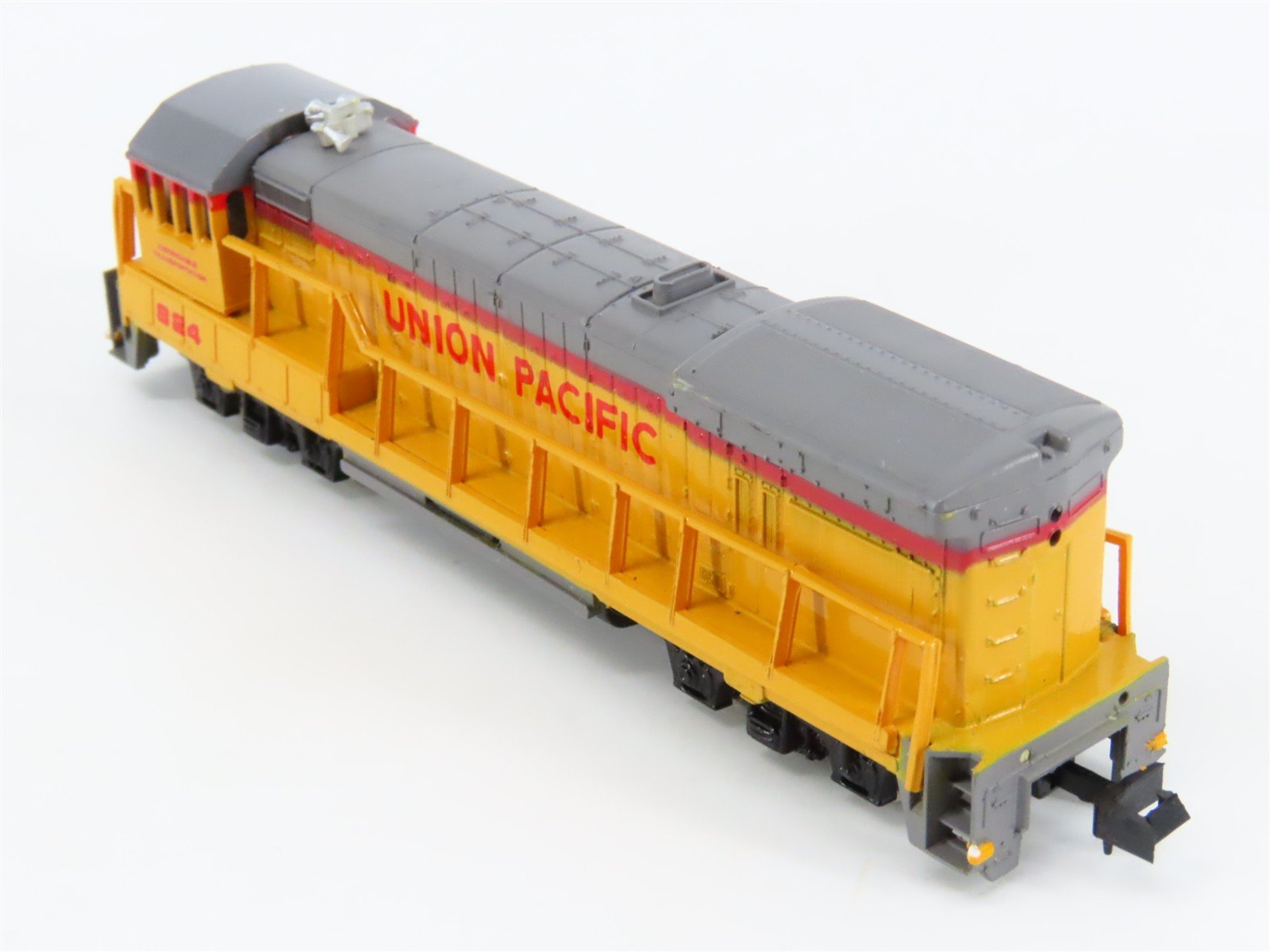 N Scale Bachmann UP Union Pacific GE U36B Diesel Locomotive #824