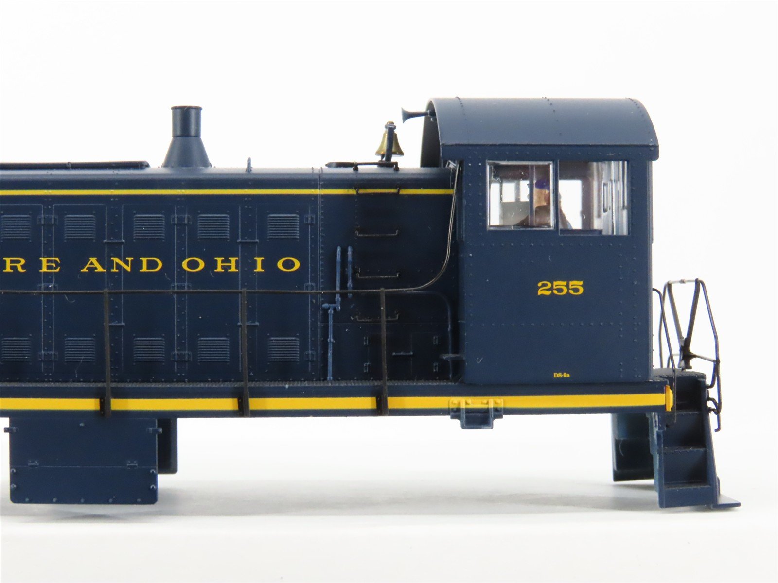 HO Proto 2000 23720 B&O Baltimore & Ohio S1 Diesel Switcher #255 - DCC Ready