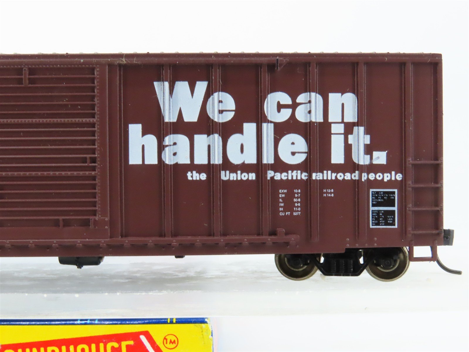 HO Scale Roundhouse 1937 UP Union Pacific Railroad 50' Box Car #170430 Upgraded