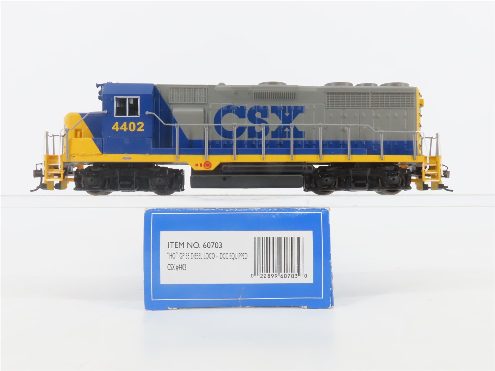 HO Scale Bachmann 60703 CSX Transportation EMD GP35 Diesel #4402 w/ DCC