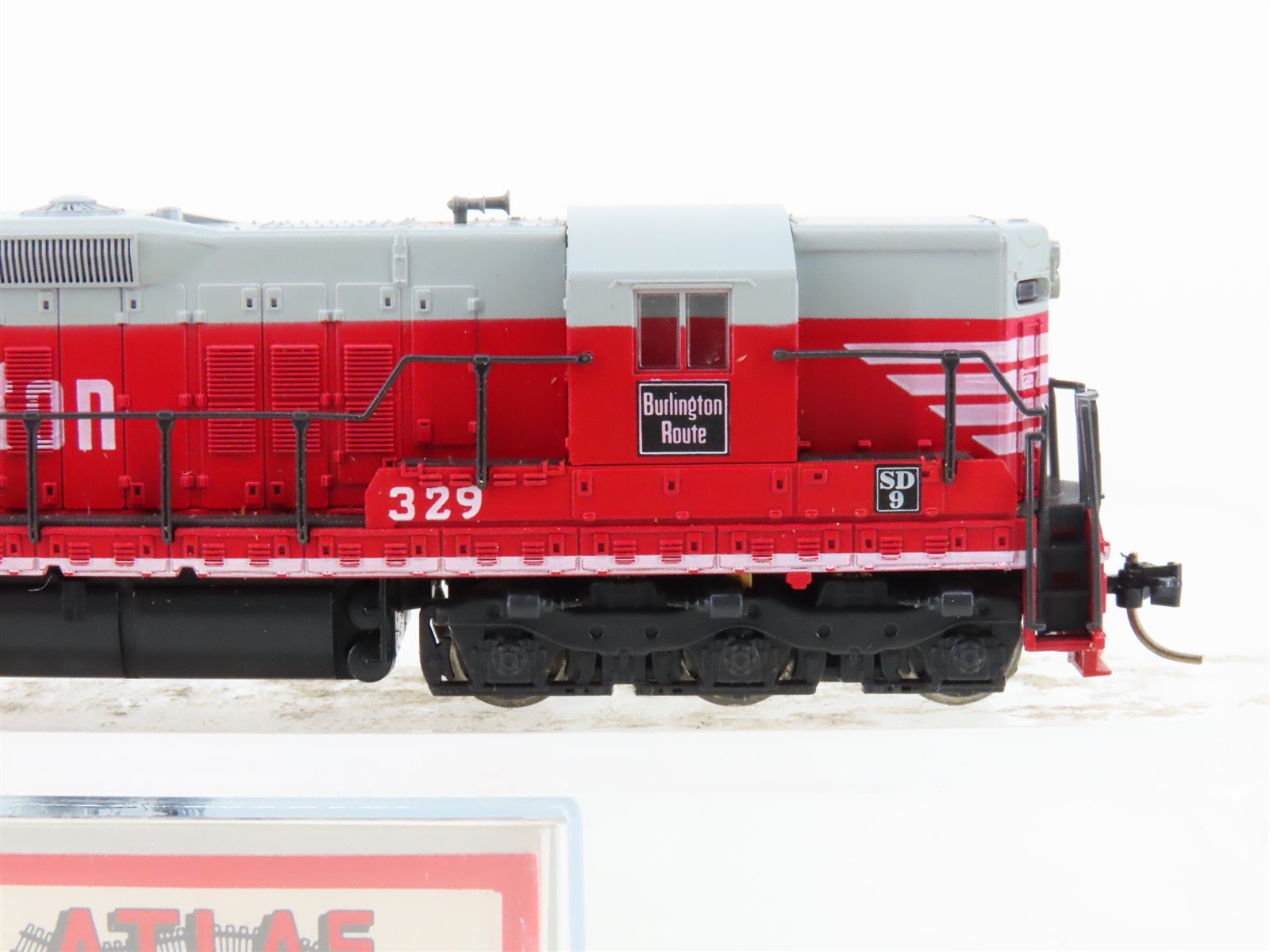 N Scale Atlas 4531 CBQ Burlington SD9 Diesel Locomotive #329