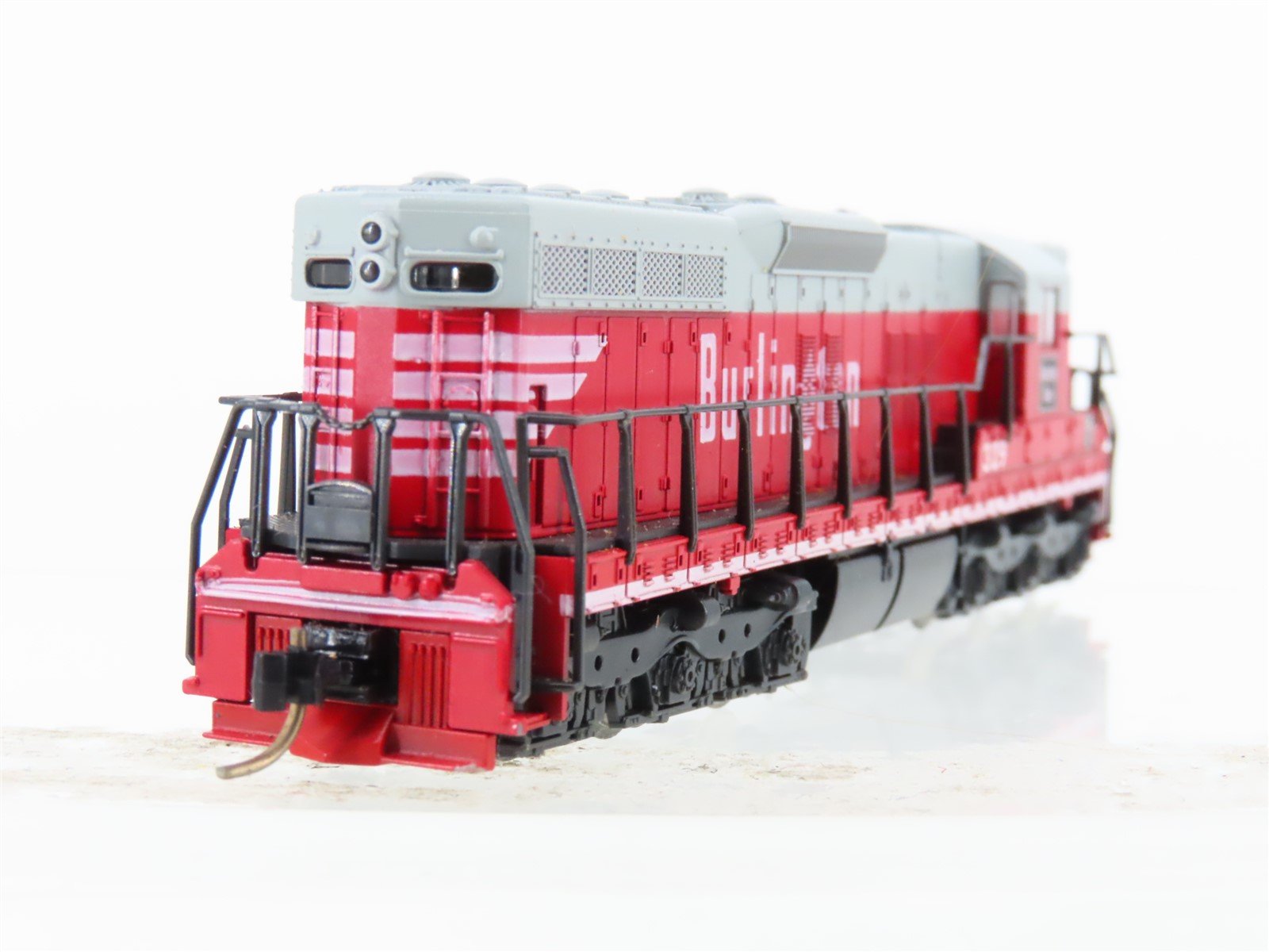 N Scale Atlas 4531 CBQ Burlington SD9 Diesel Locomotive #329