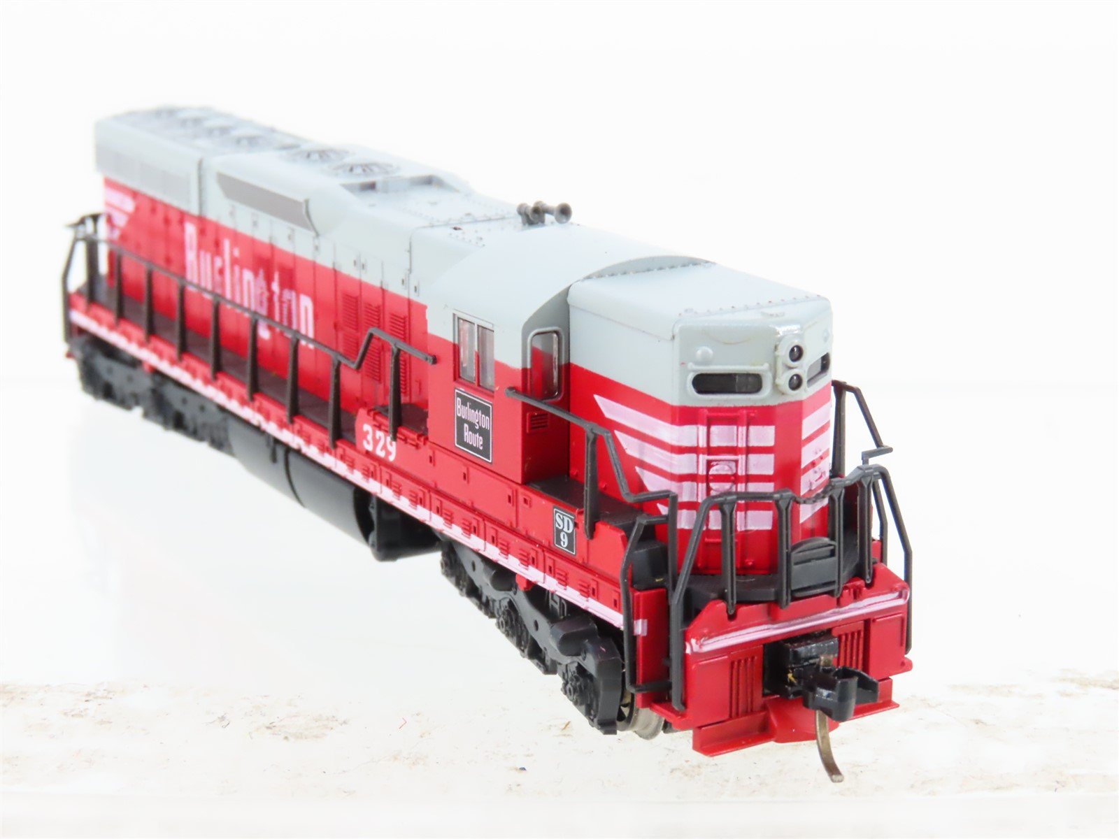 N Scale Atlas 4531 CBQ Burlington SD9 Diesel Locomotive #329
