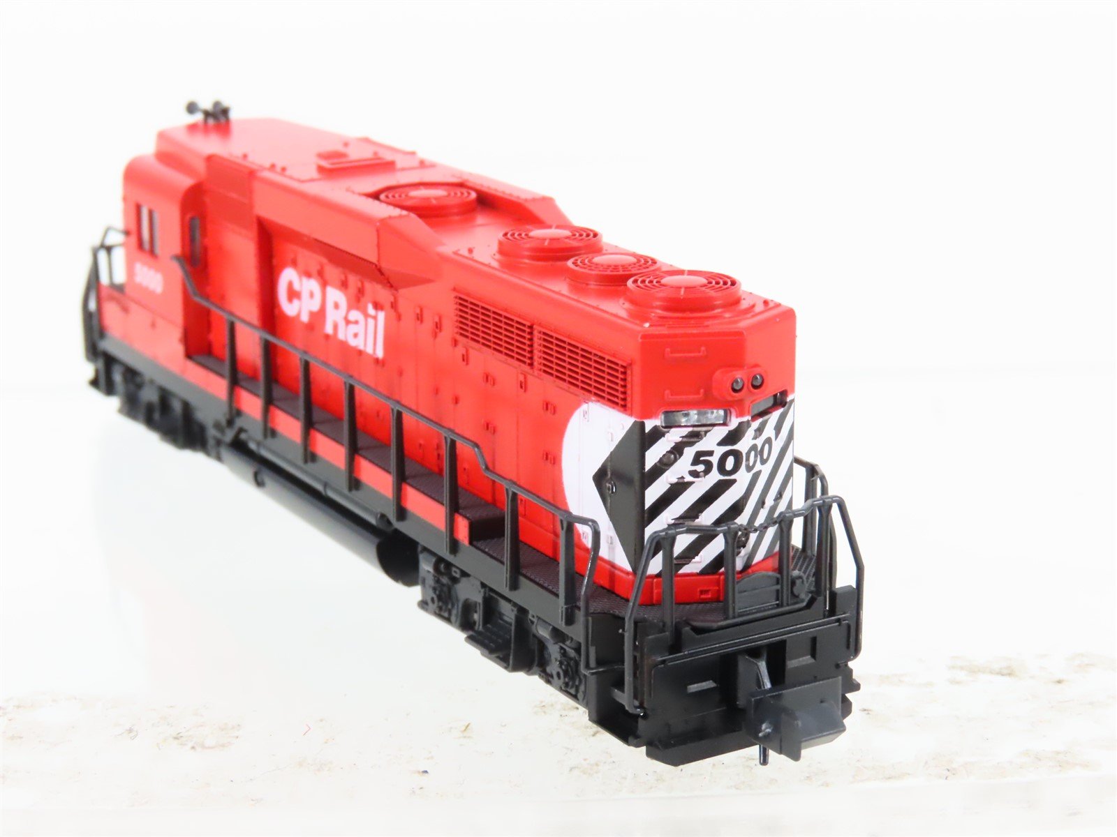 N Scale Atlas 4704 CP Canadian Pacific GP30 Diesel Locomotive #5000