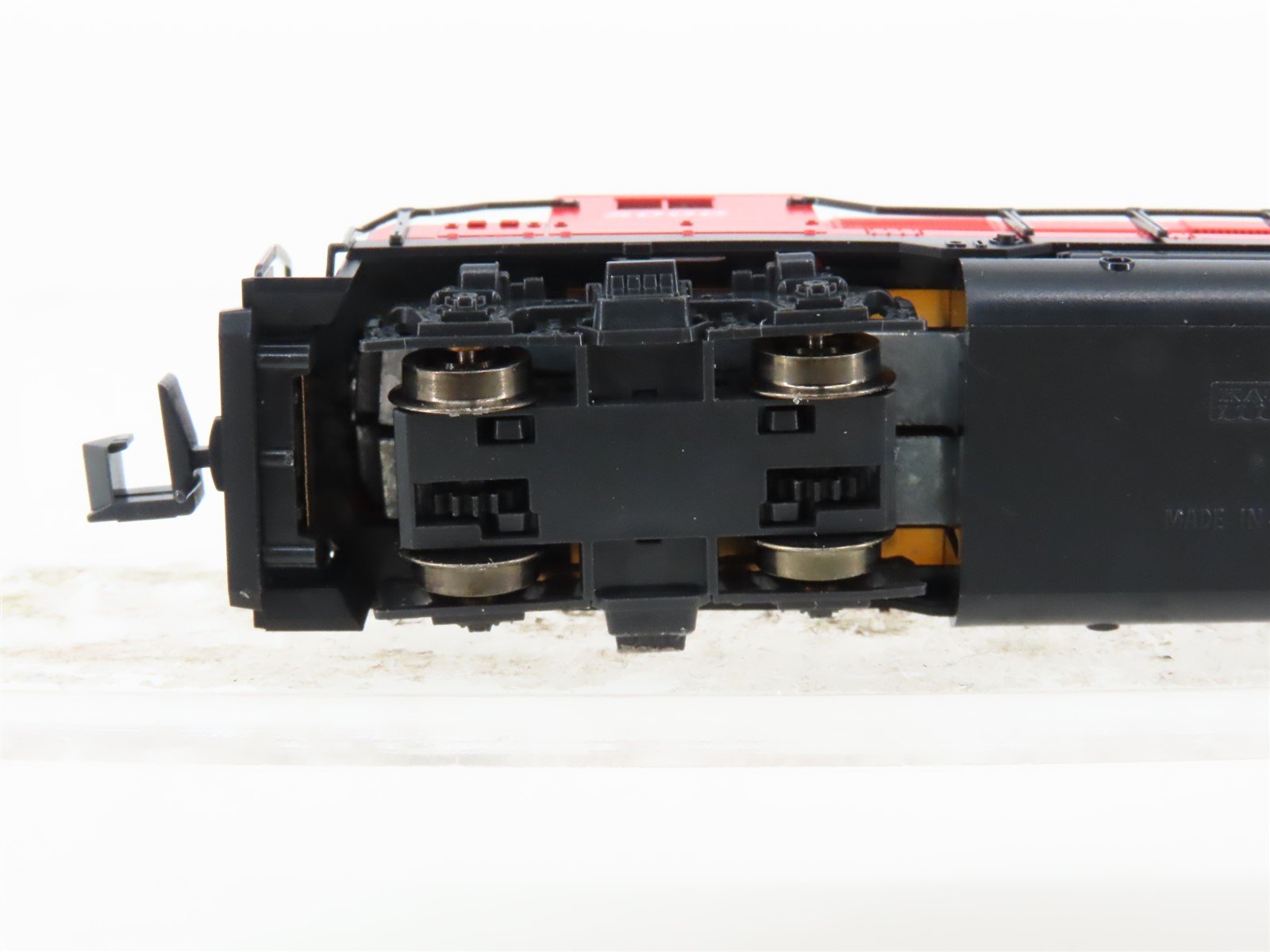 N Scale Atlas 4704 CP Canadian Pacific GP30 Diesel Locomotive #5000