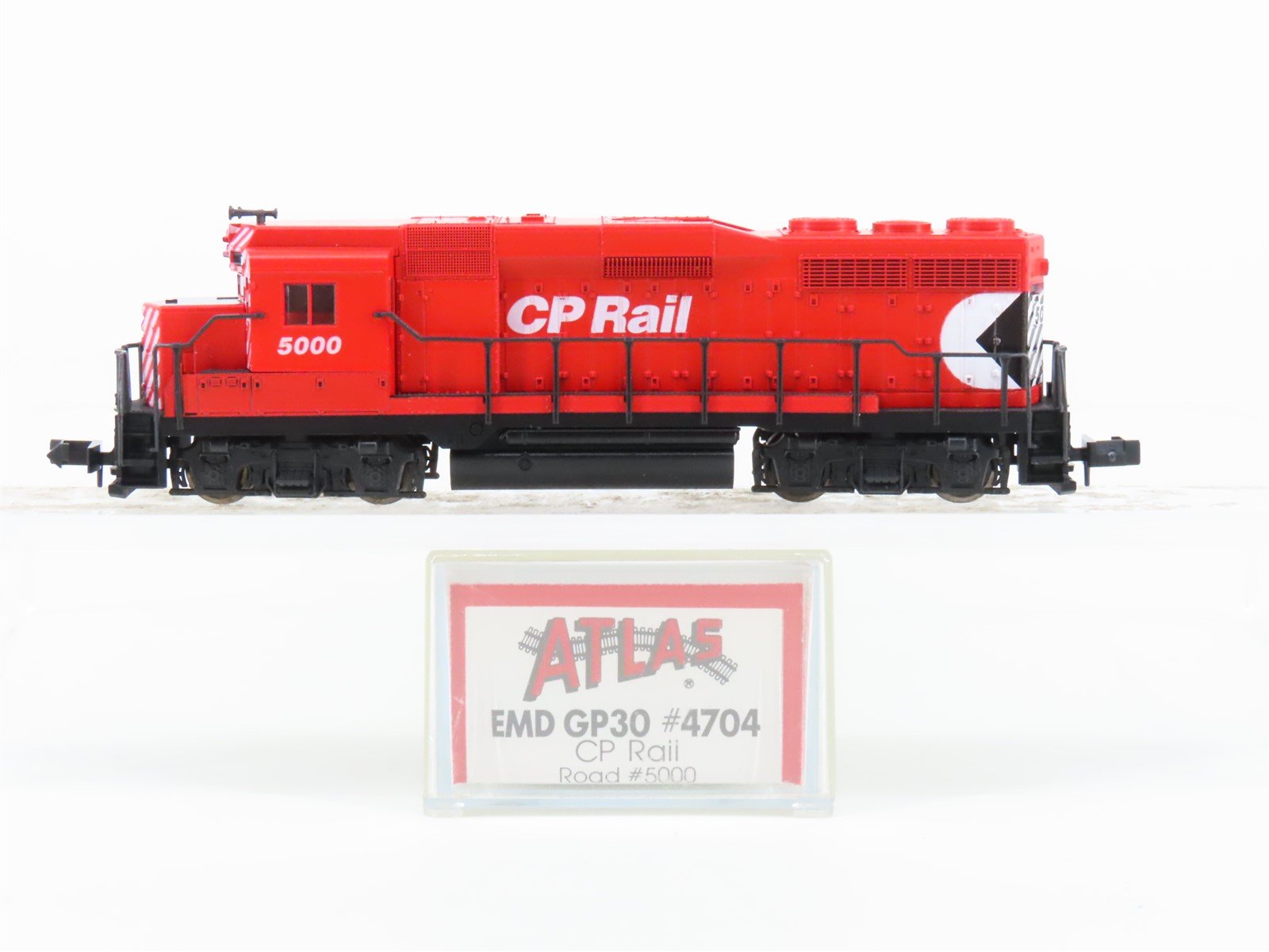 N Scale Atlas 4704 CP Canadian Pacific GP30 Diesel Locomotive #5000