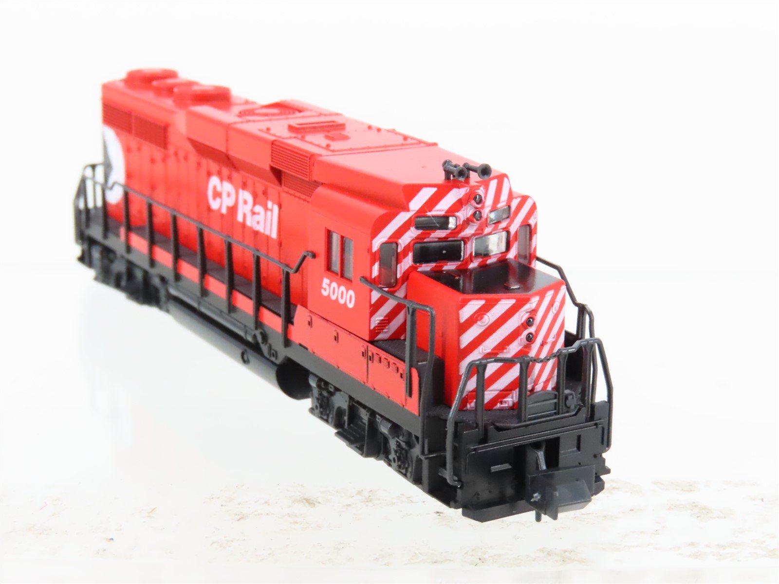 N Scale Atlas 4704 CP Canadian Pacific GP30 Diesel Locomotive #5000