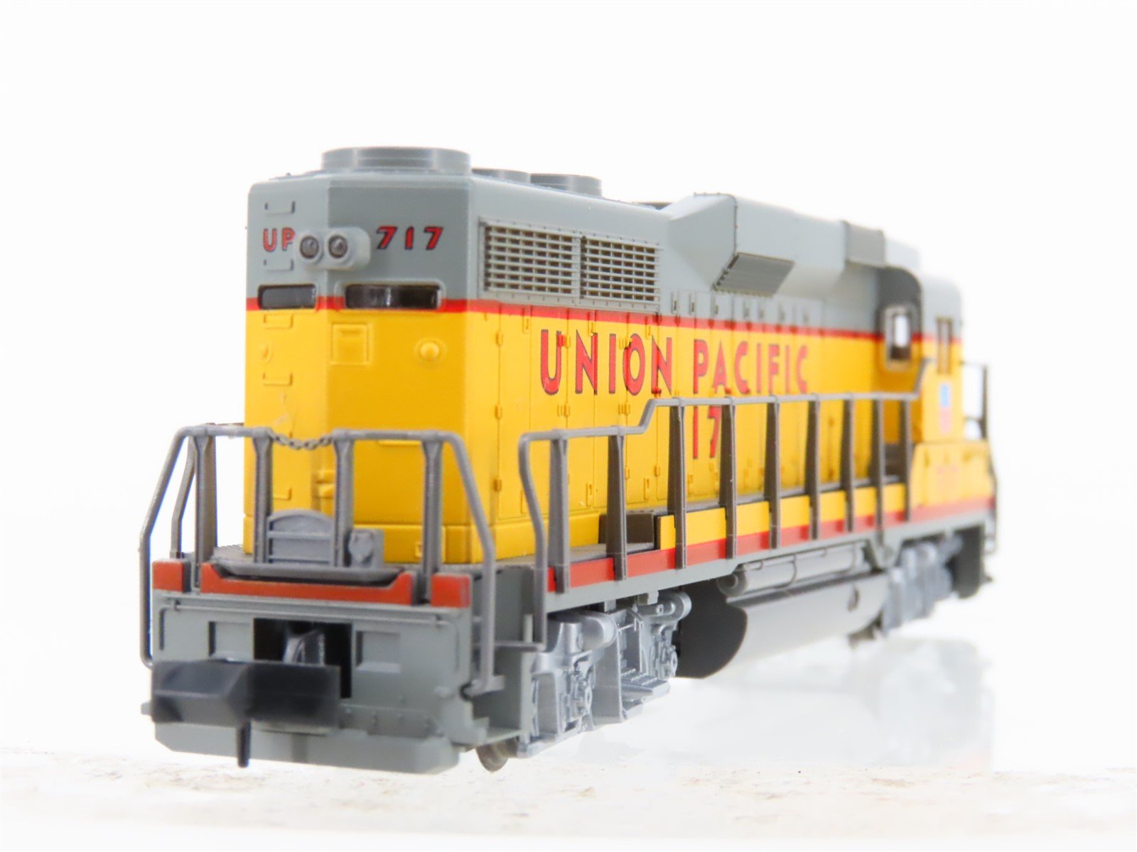 N Scale Atlas 4729 UP Union Pacific GP30 Diesel Locomotive #717
