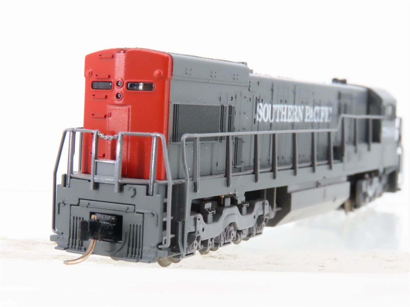 N Scale KATO 176-17A SP Southern Pacific U30C Diesel Locomotive #7913
