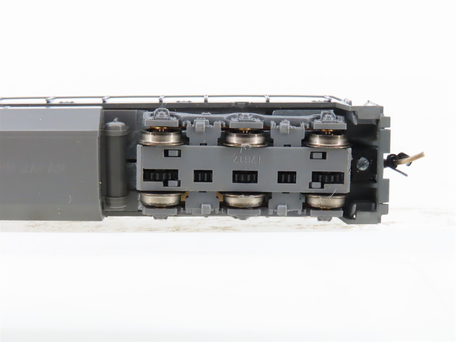 N Scale KATO 176-17A SP Southern Pacific U30C Diesel Locomotive #7913