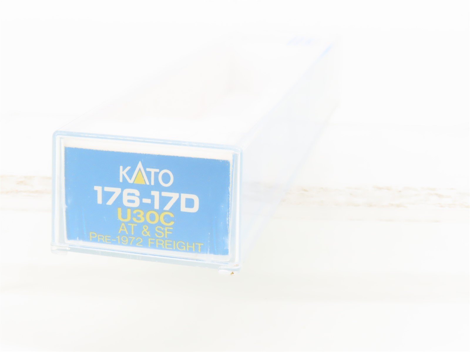 N Scale KATO 176-17D ATSF Santa Fe U30C Diesel Locomotive #7514