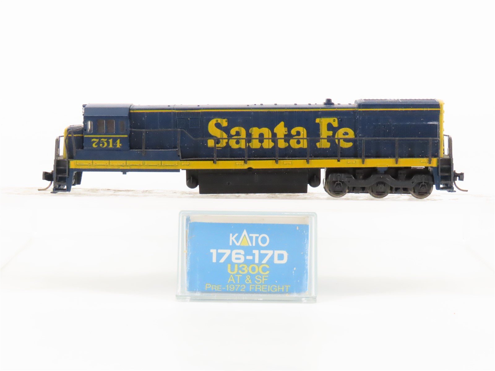 N Scale KATO 176-17D ATSF Santa Fe U30C Diesel Locomotive #7514
