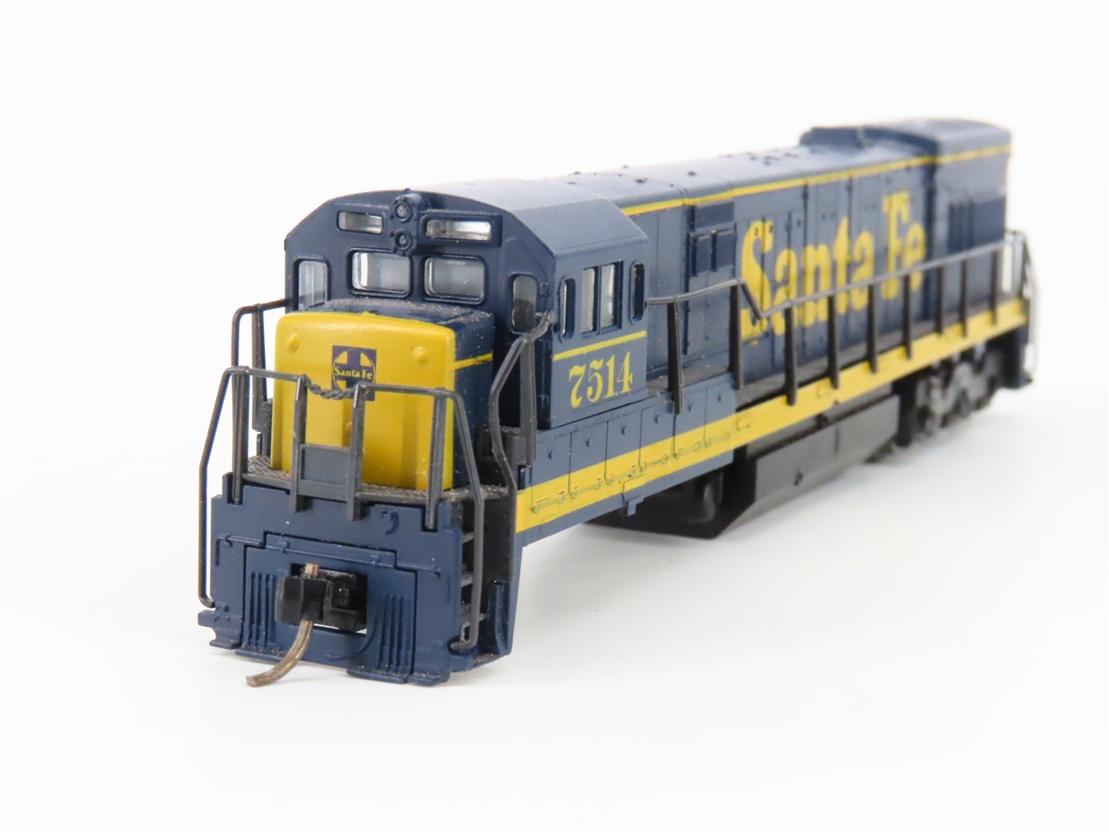 N Scale KATO 176-17D ATSF Santa Fe U30C Diesel Locomotive #7514