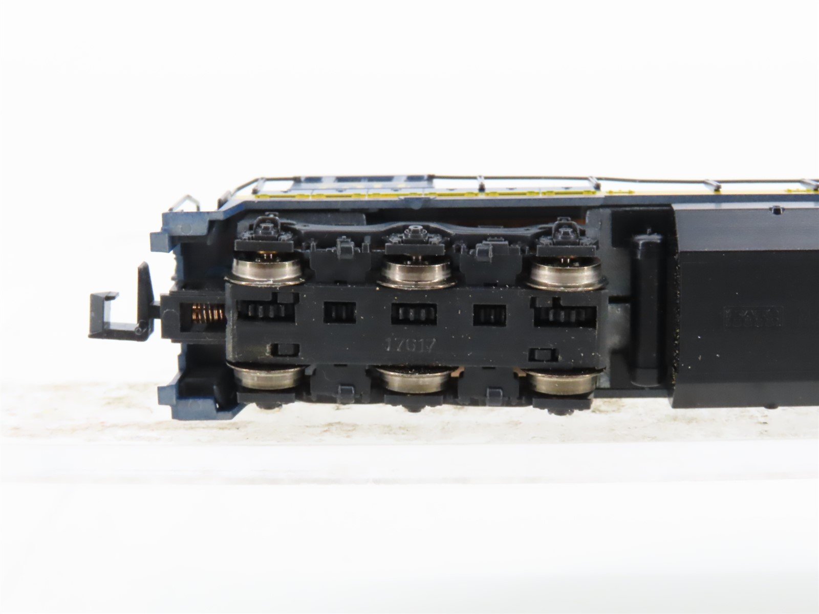 N Scale KATO 176-17D ATSF Santa Fe U30C Diesel Locomotive #7514