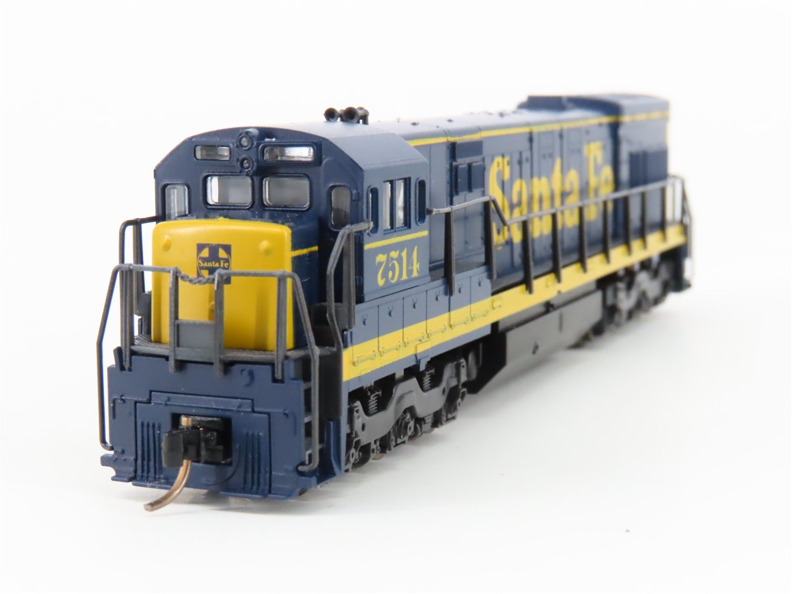 N Scale KATO 176-17D ATSF Santa Fe U30C Diesel Locomotive #7514