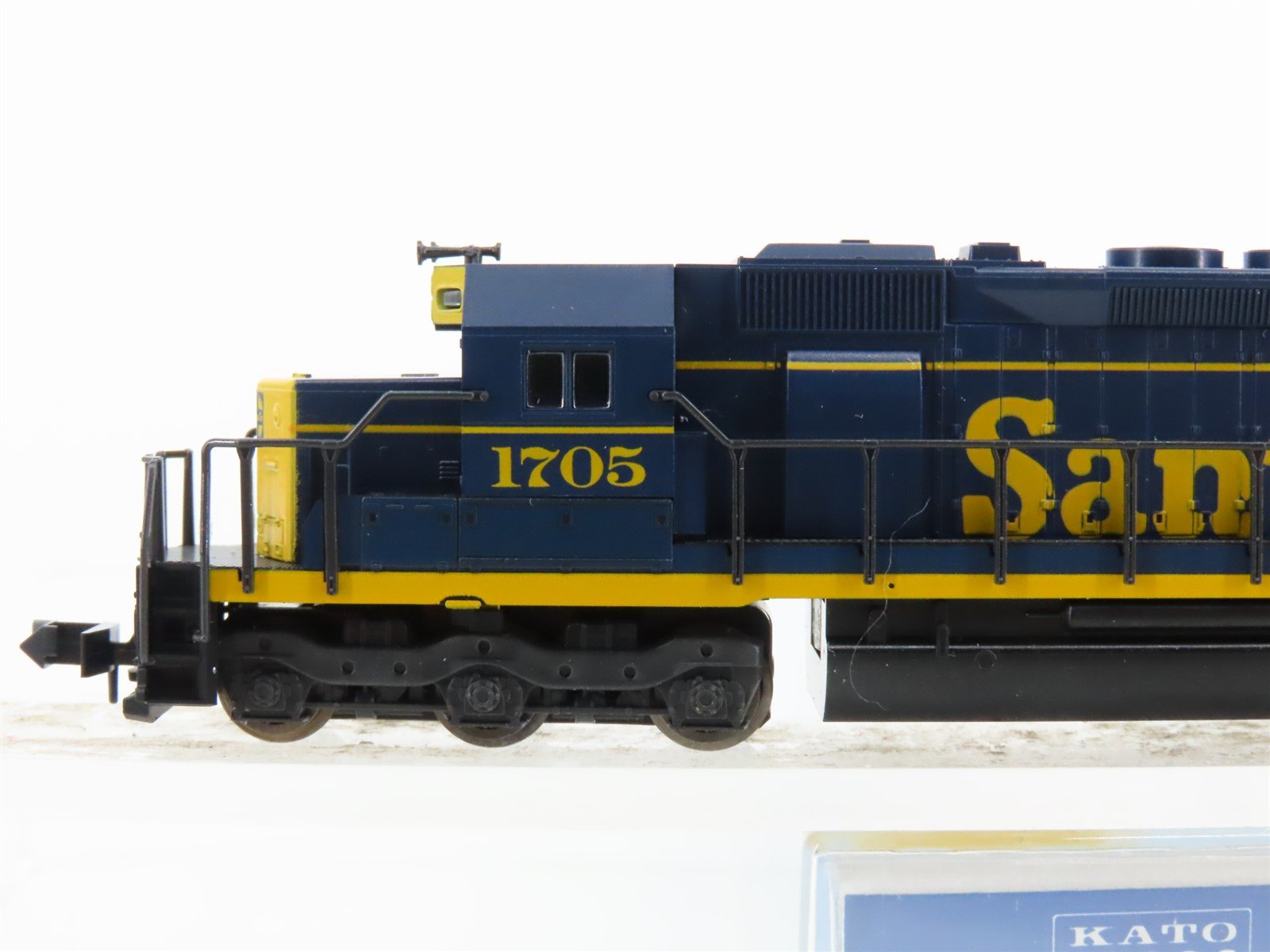 N Scale KATO 176-20G ATSF Santa Fe SD40 Diesel Locomotive #1705