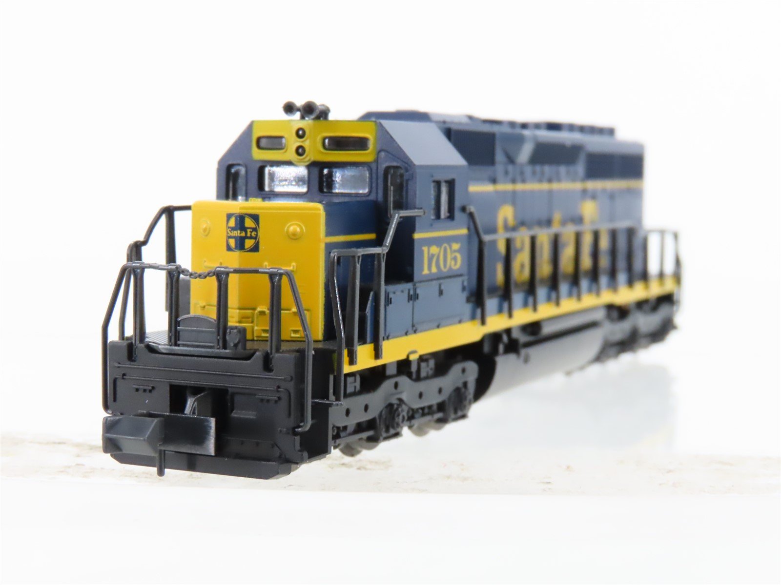 N Scale KATO 176-20G ATSF Santa Fe SD40 Diesel Locomotive #1705