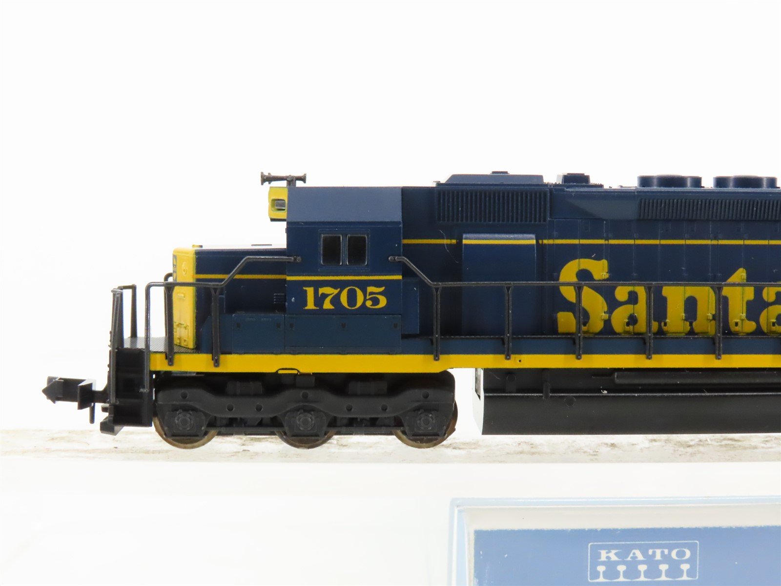 N Scale KATO 176-20G ATSF Santa Fe SD40 Diesel Locomotive #1705