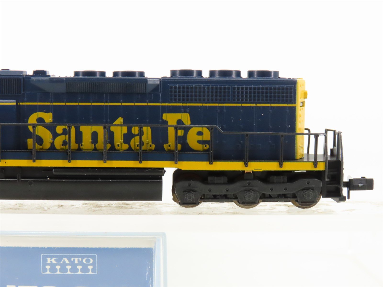 N Scale KATO 176-20G ATSF Santa Fe SD40 Diesel Locomotive #1705