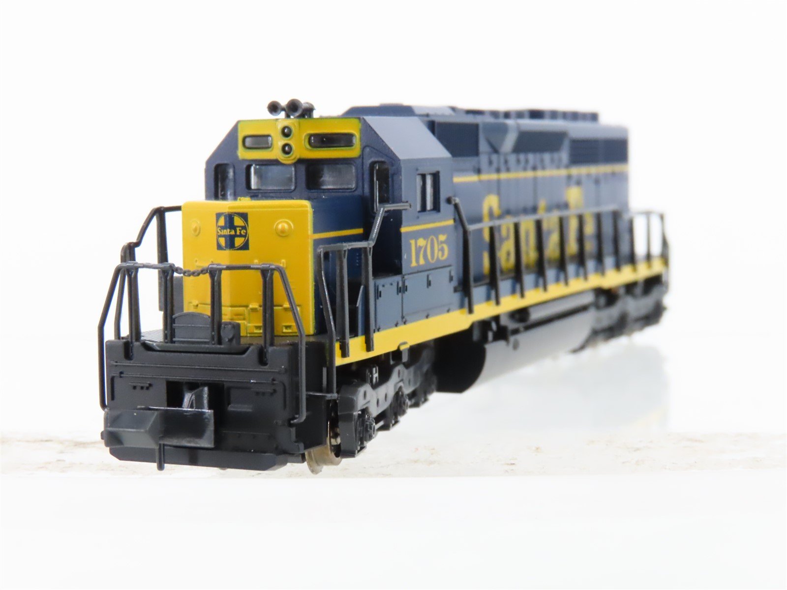 N Scale KATO 176-20G ATSF Santa Fe SD40 Diesel Locomotive #1705