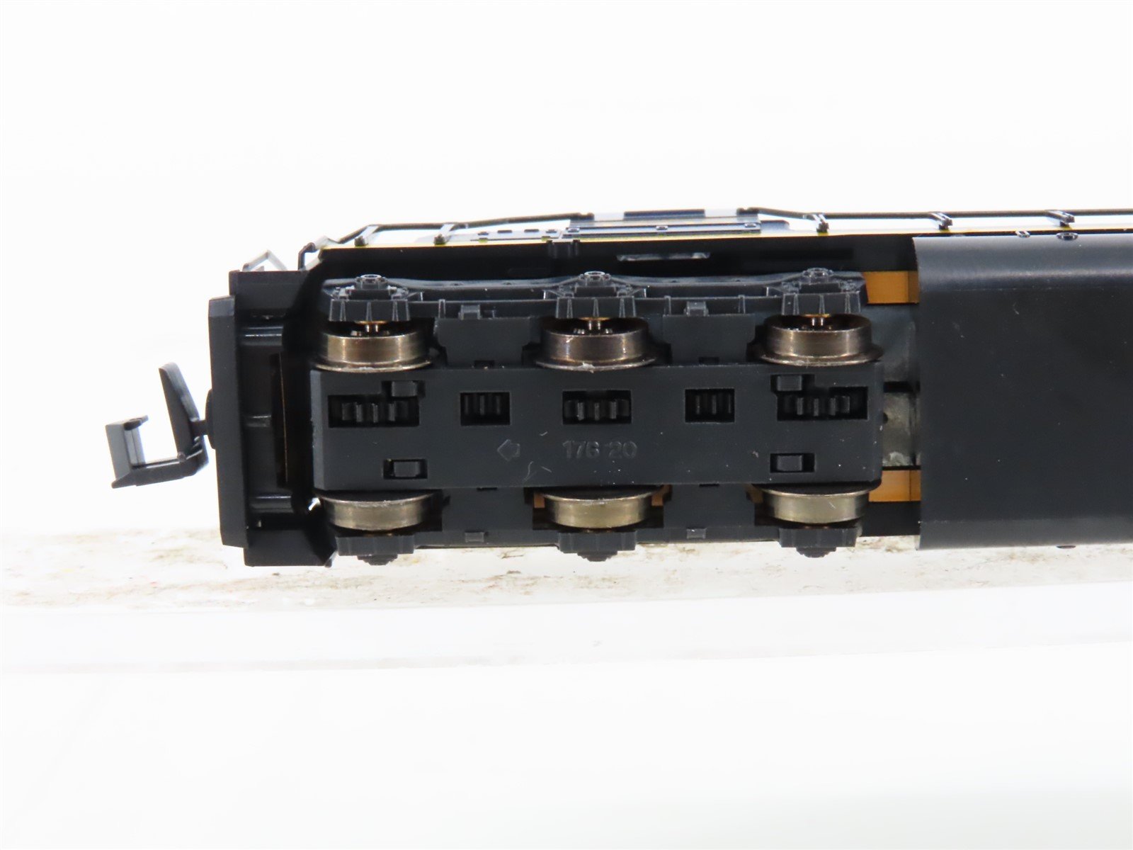 N Scale KATO 176-20G ATSF Santa Fe SD40 Diesel Locomotive #1705