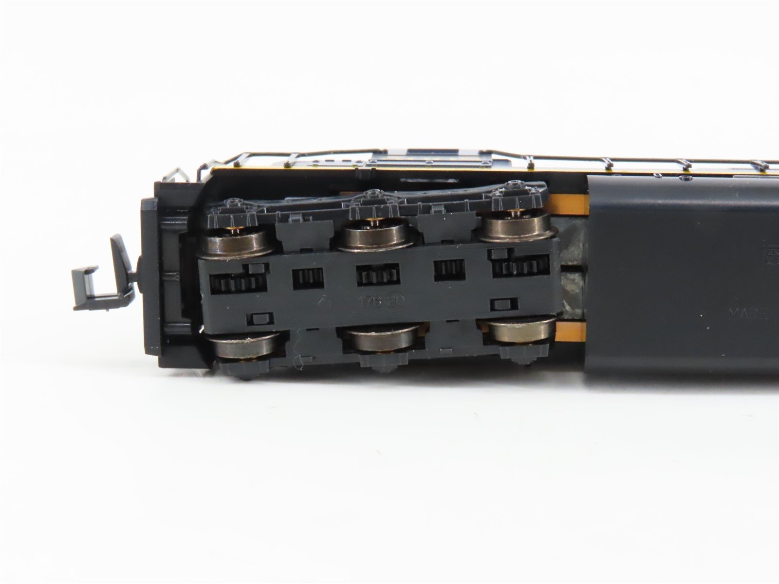 N Scale KATO 176-20G ATSF Santa Fe SD40 Diesel Locomotive #1705
