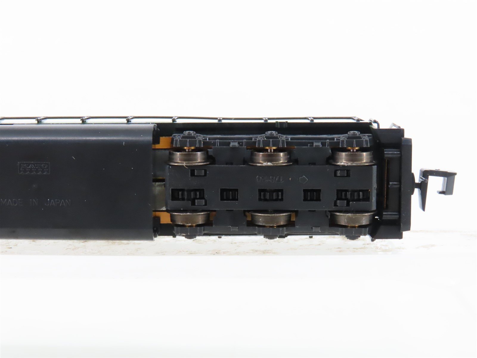 N Scale KATO 176-20J BN Burlington Northern SD40-2 Diesel Locomotive #7306