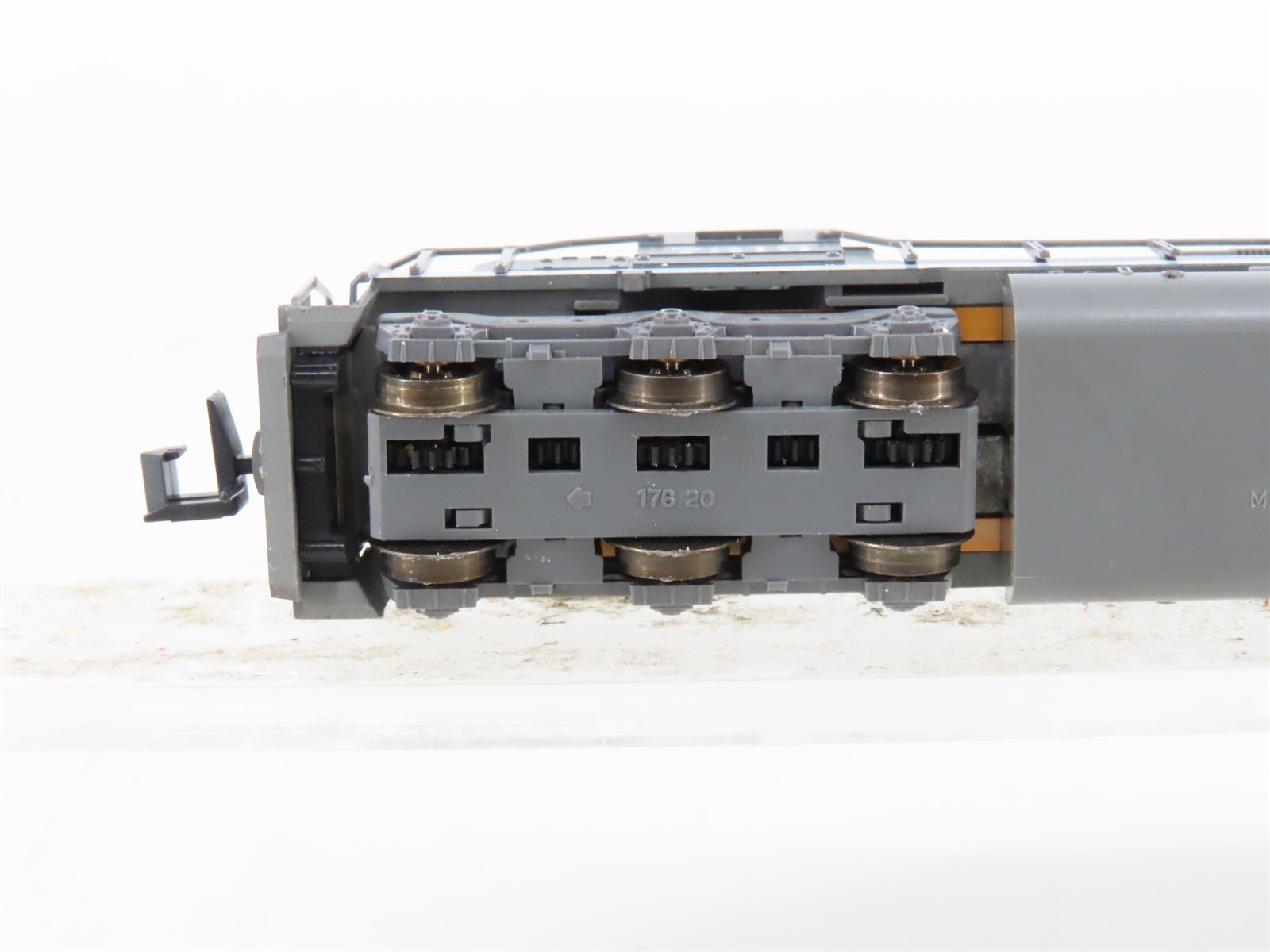 N Scale KATO 176-20U SP Southern Pacific SD40 Diesel Locomotive #7319