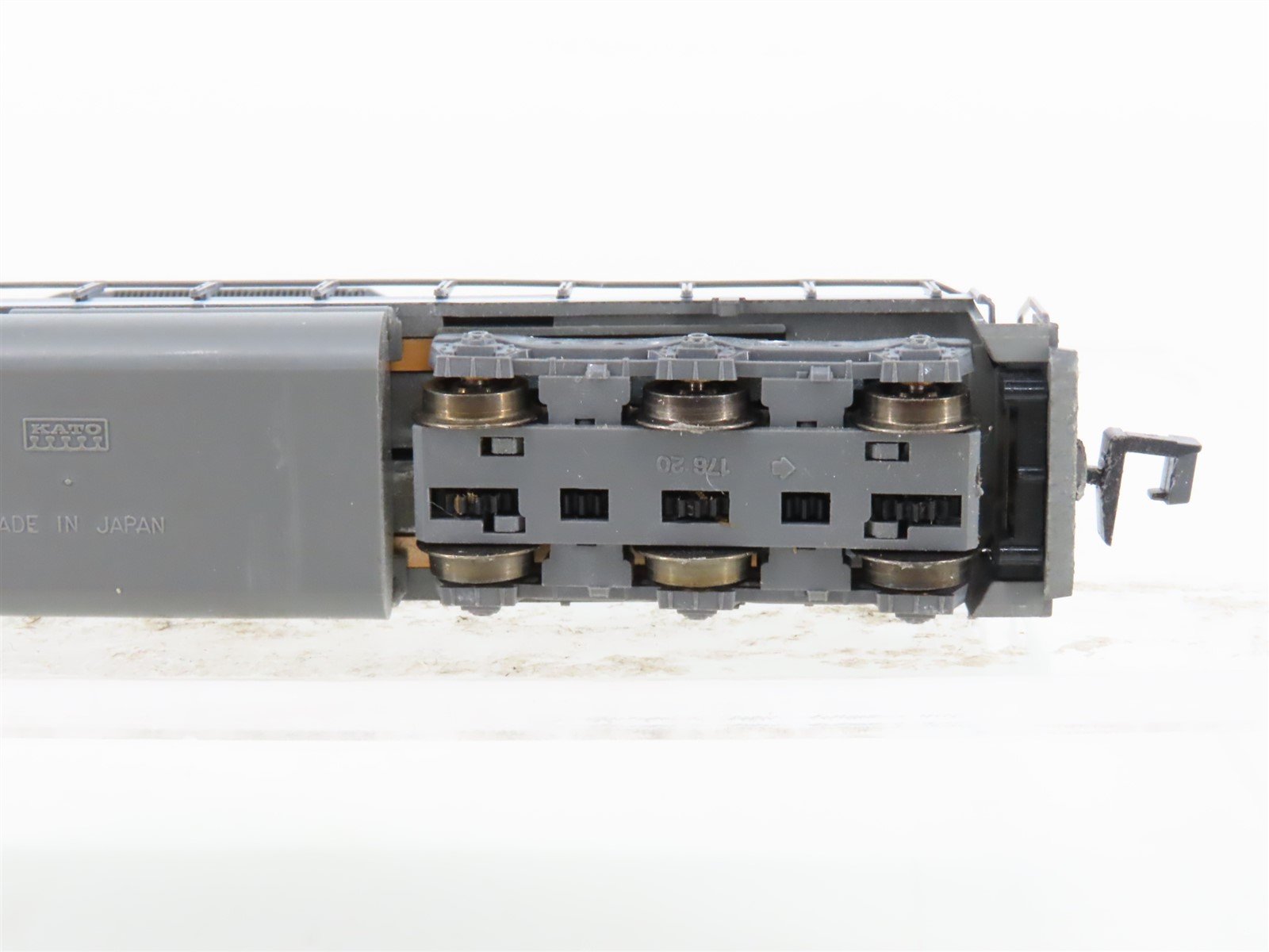 N Scale KATO 176-20U SP Southern Pacific SD40 Diesel Locomotive #7319