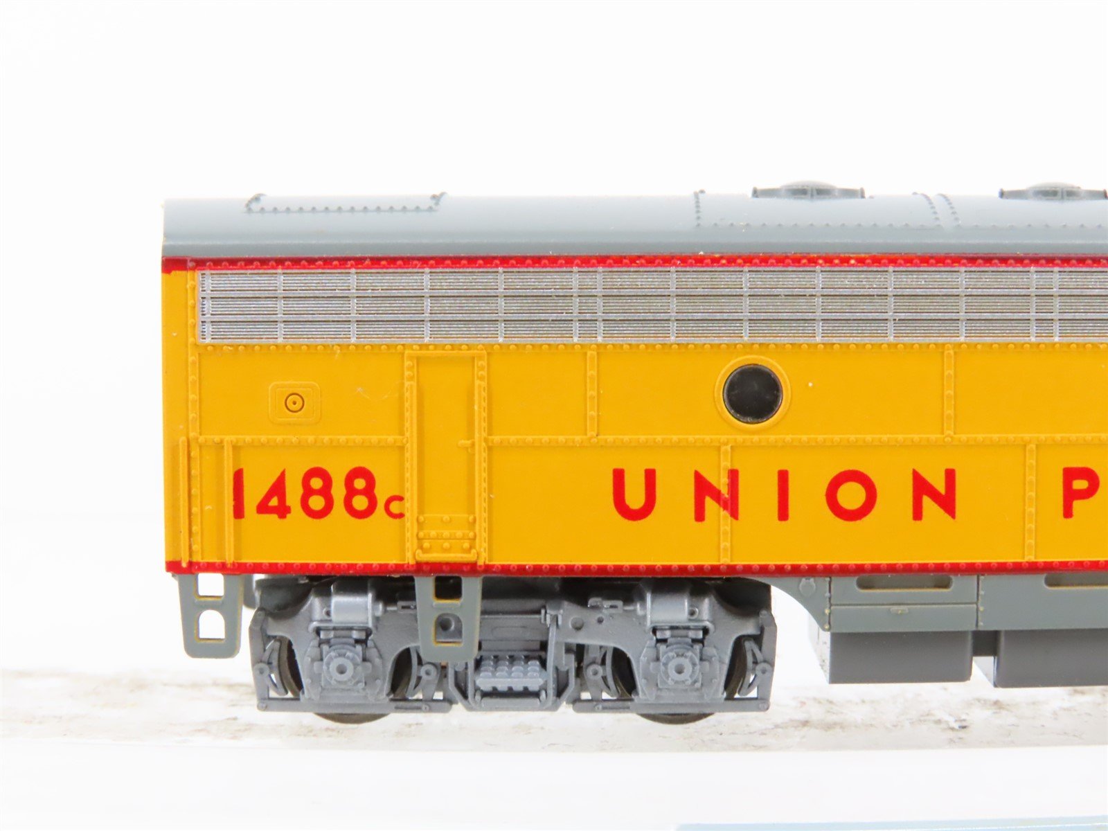 N Scale KATO 176-105 UP Union Pacific F7B Diesel Locomotive #1488C