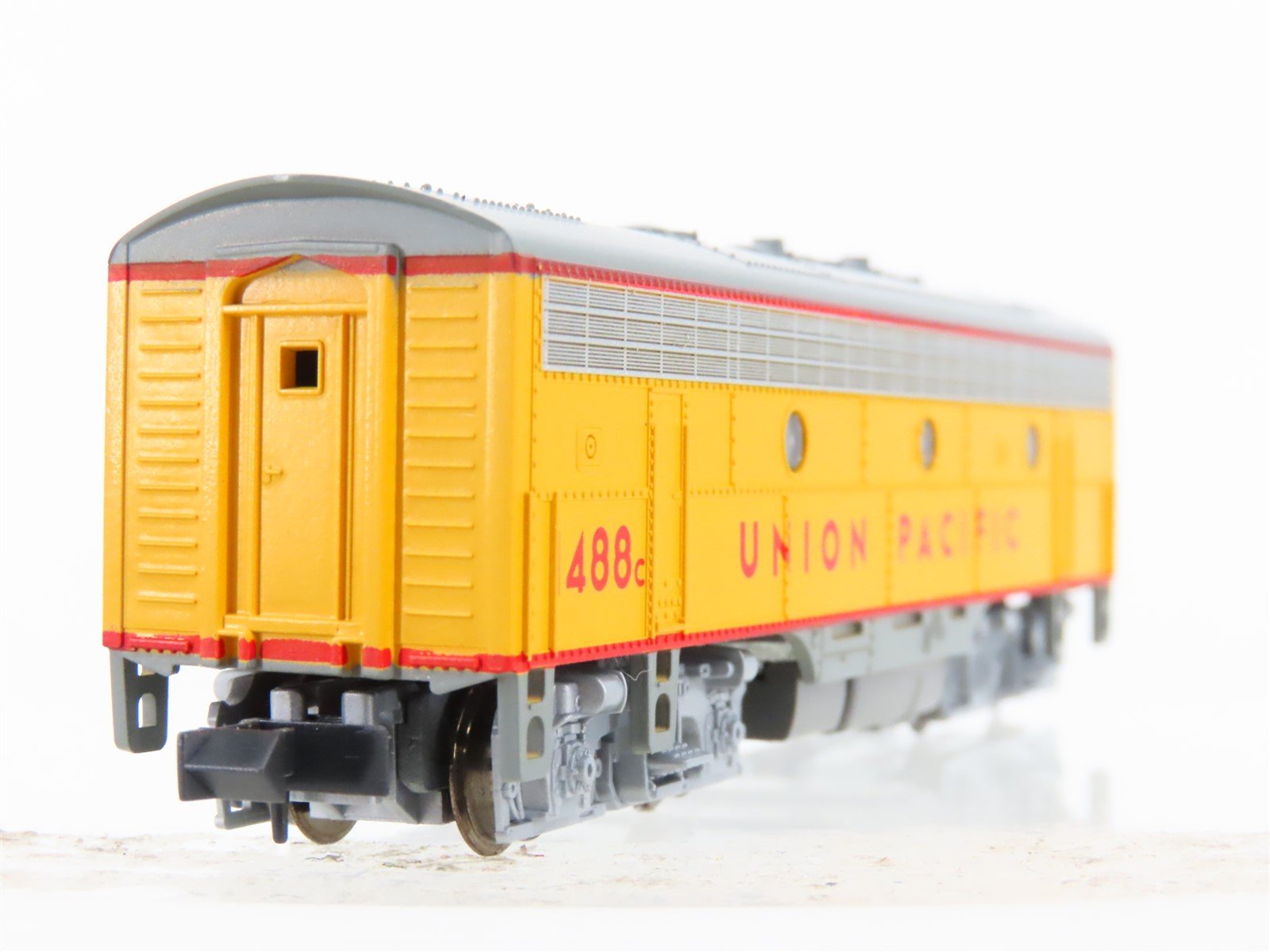 N Scale KATO 176-105 UP Union Pacific F7B Diesel Locomotive #1488B