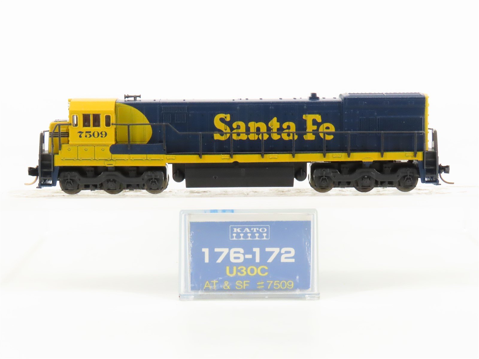 N Scale KATO 176-172 ATSF Santa Fe U30C Diesel Locomotive #7509
