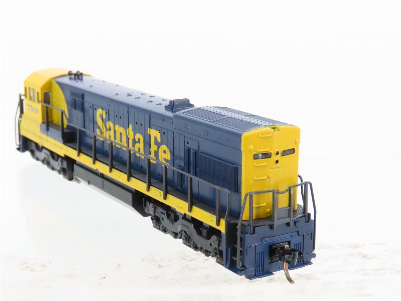 N Scale KATO 176-172 ATSF Santa Fe U30C Diesel Locomotive #7509